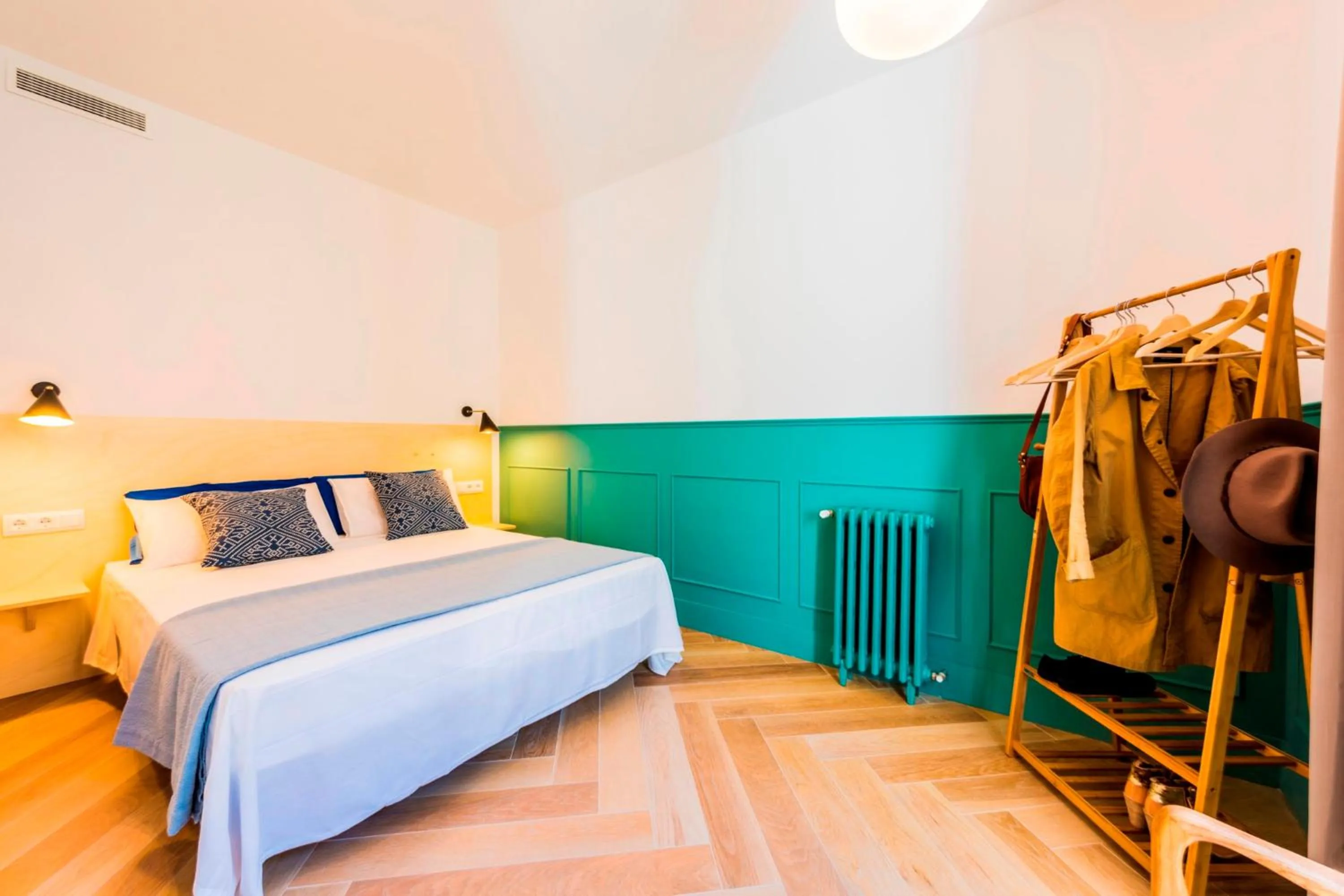 Bed in Be Mate Gran Vía Suites