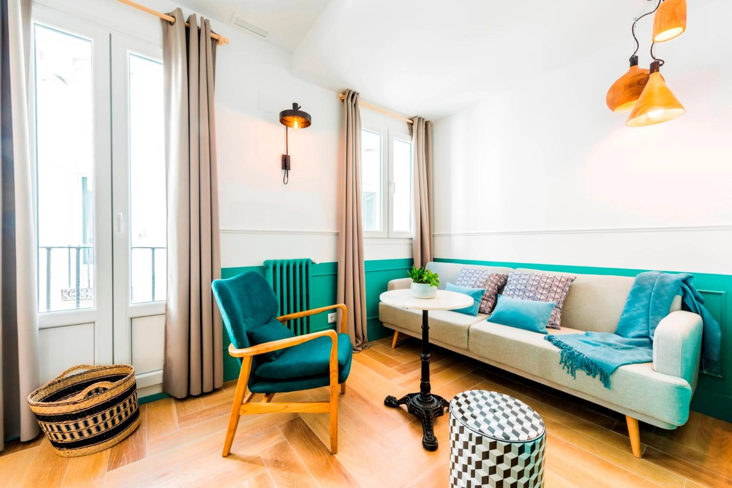 Living room in Be Mate Gran Vía Suites