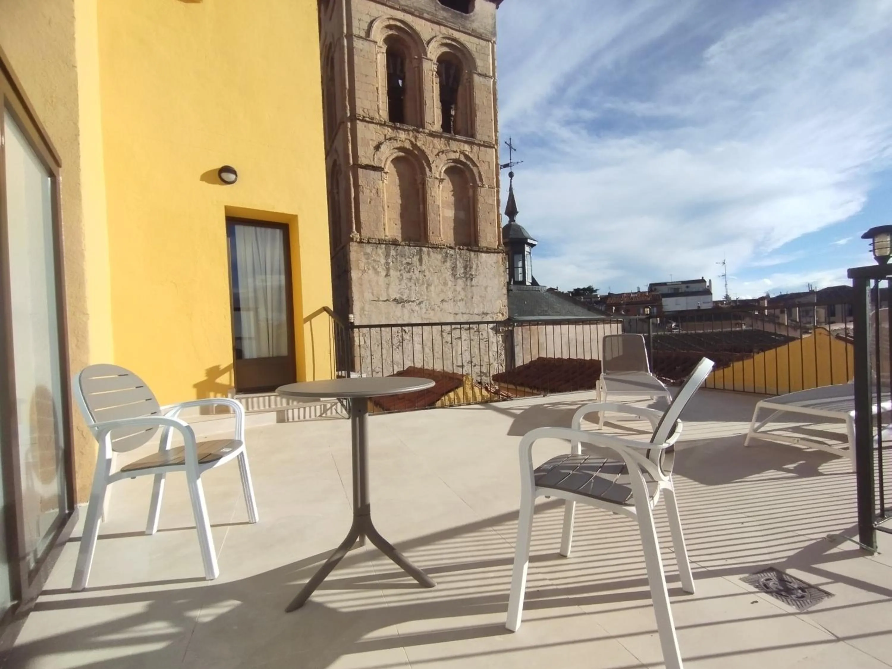 Property building in Hotel ELE Acueducto