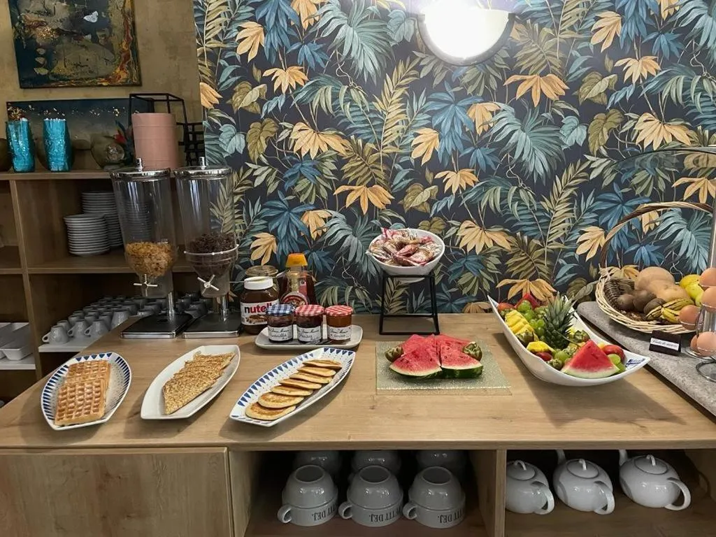 Food in Empire Hôtel