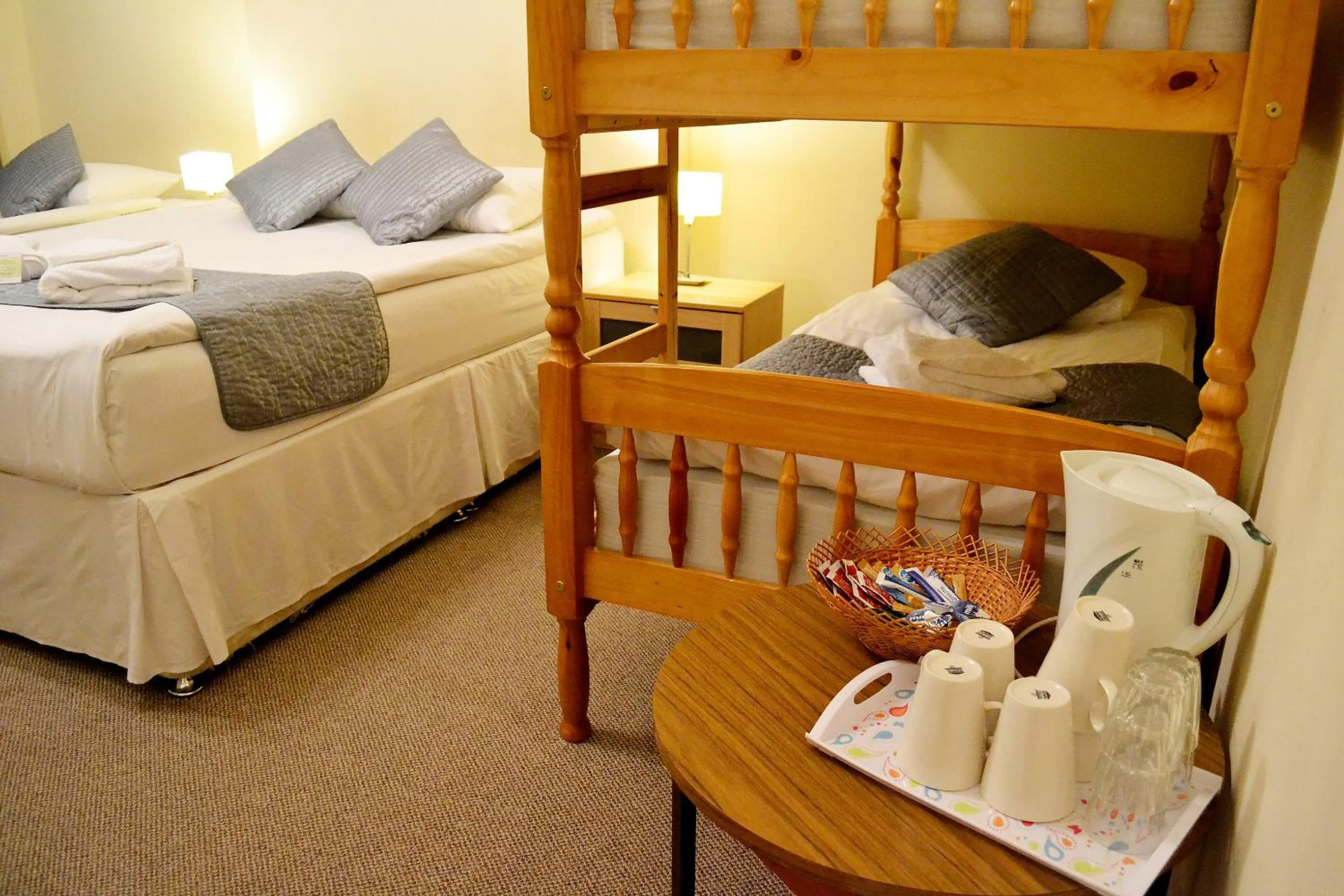 Coffee/tea facilities, Bed in 72QT