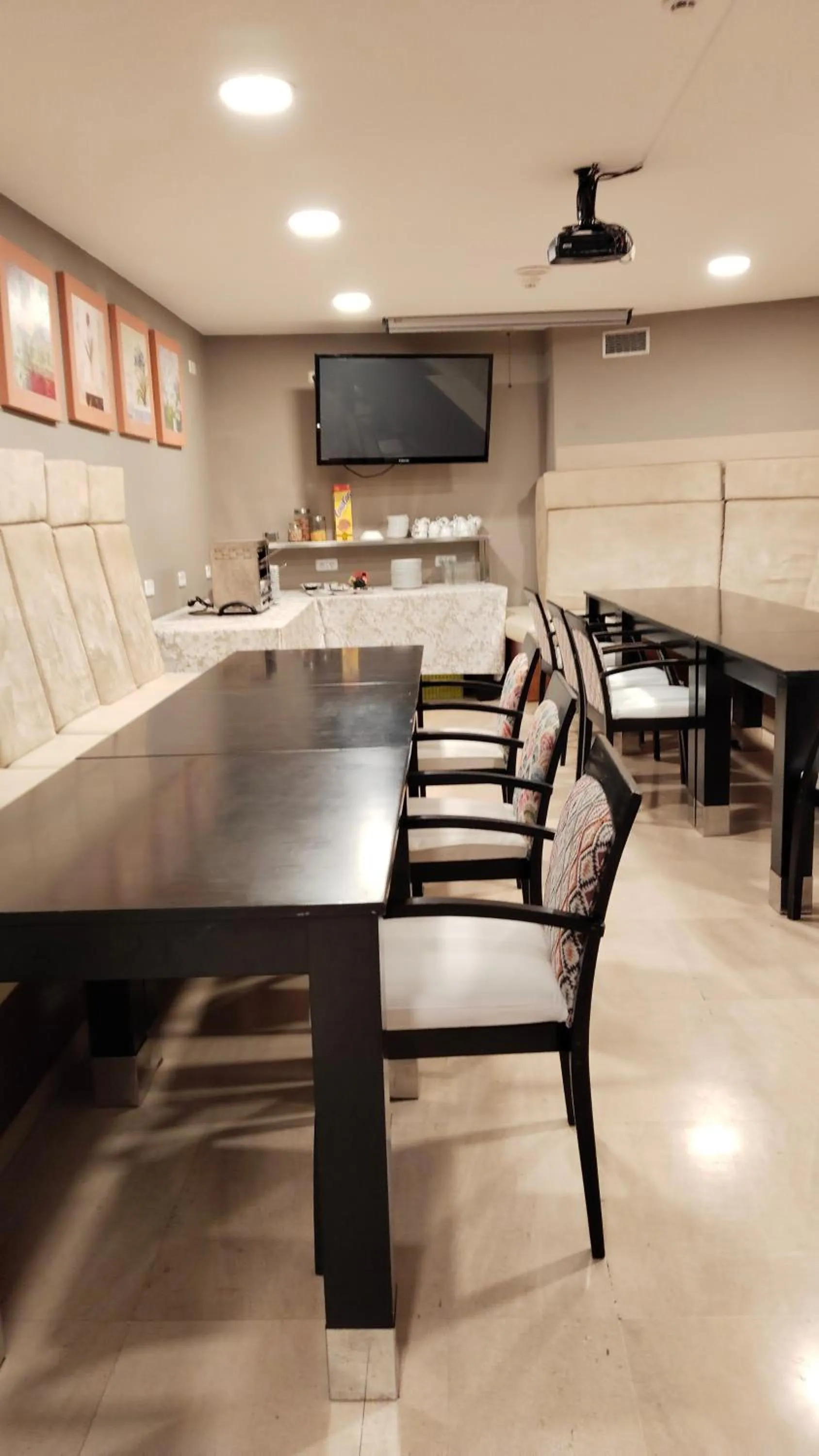 Meeting/conference room in Hotel HHB Pontevedra Confort