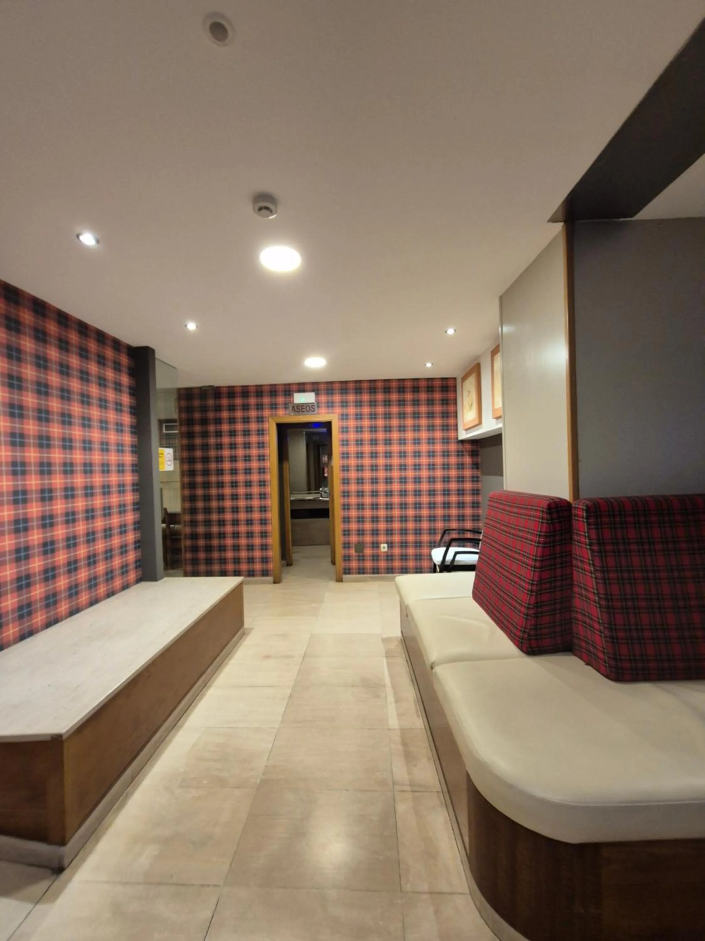 Dining area, Bed in Hotel HHB Pontevedra Confort