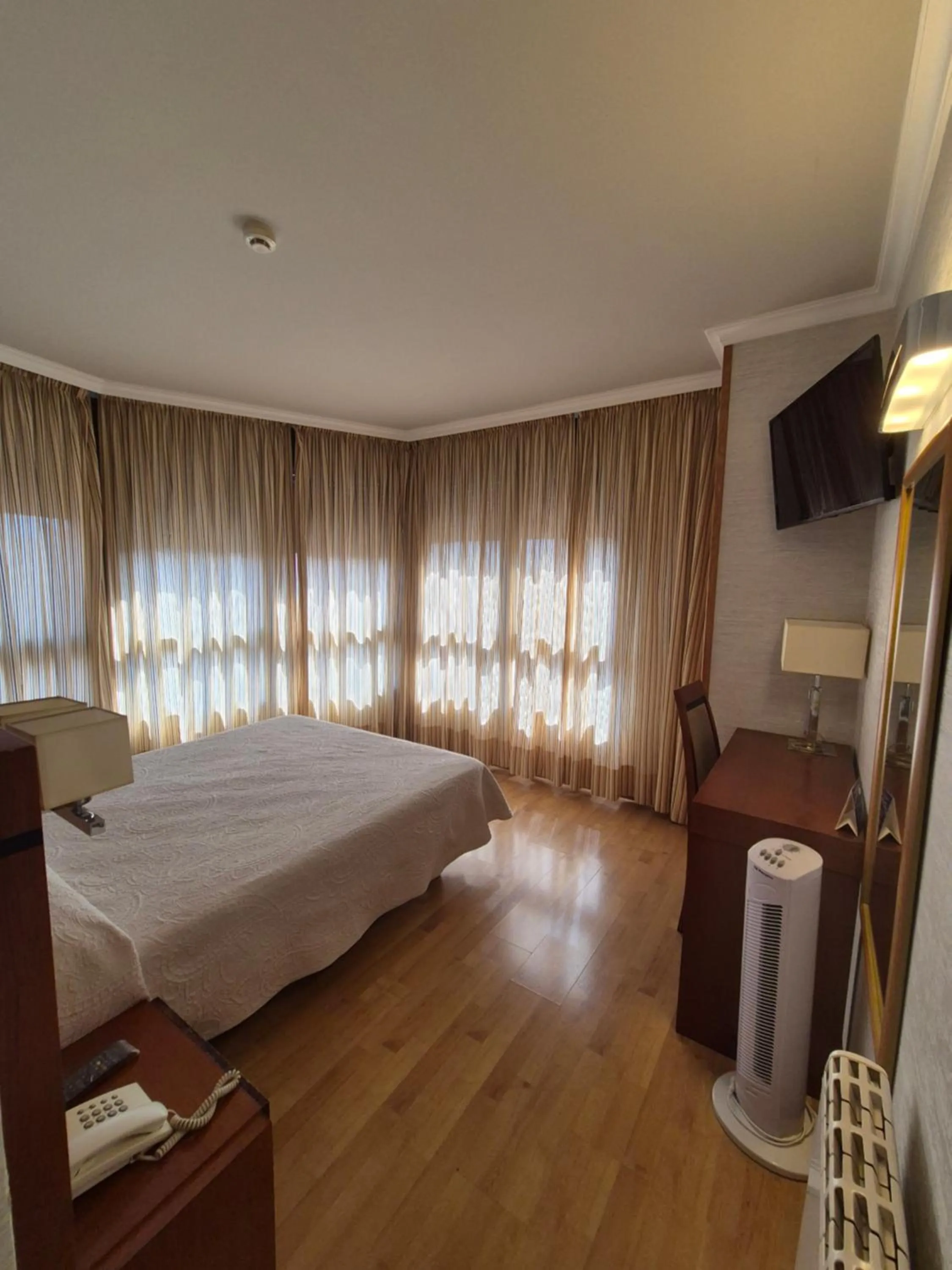 Bed in Hotel HHB Pontevedra Confort