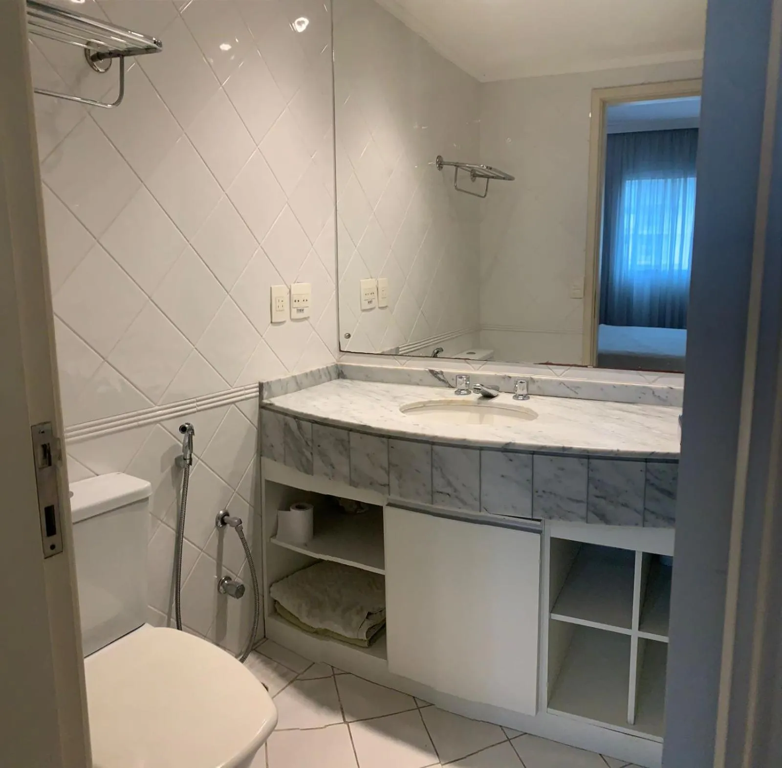 CHARMOSO FLAT NA OSCAR FREIRE