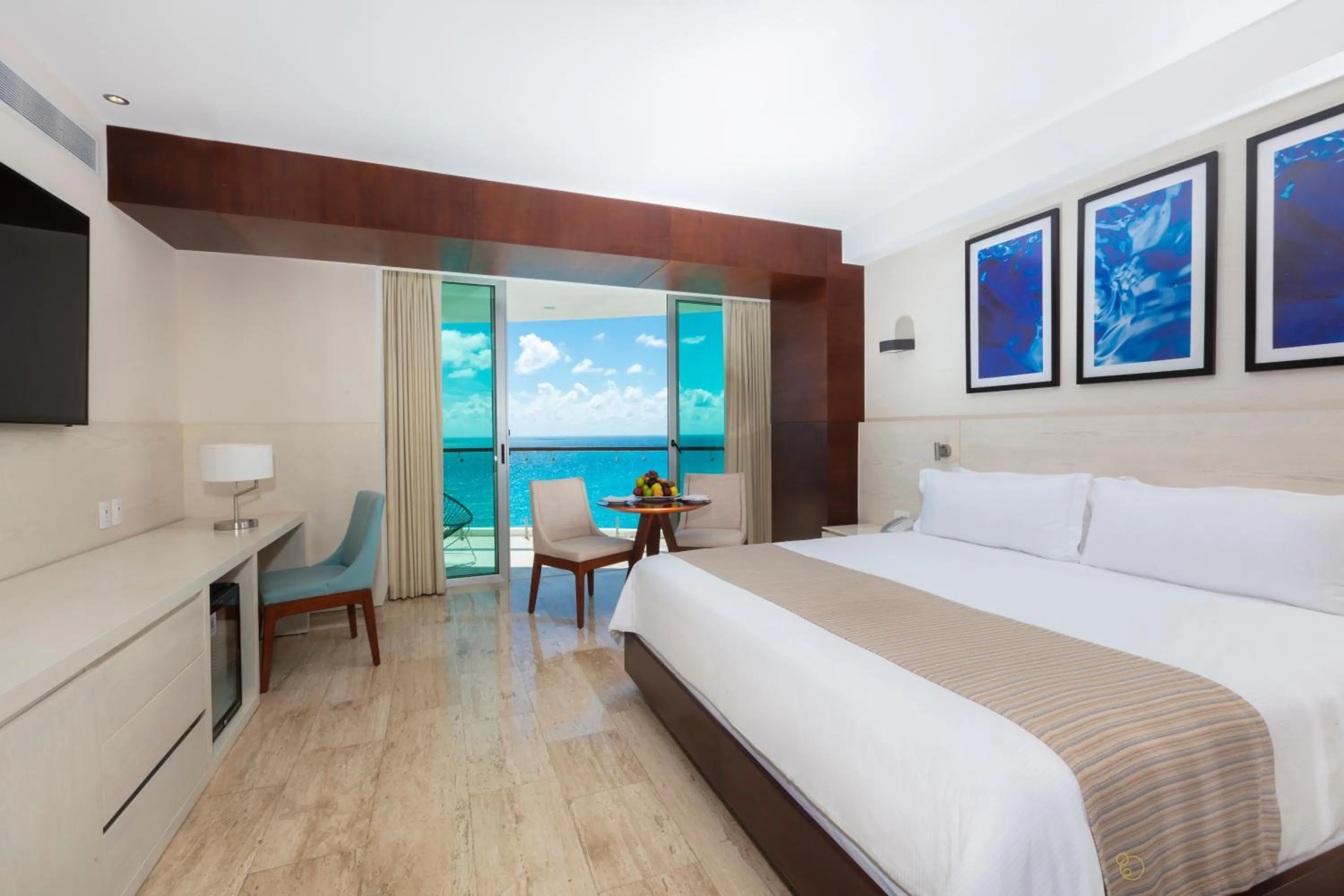 Bed in Altitude at Krystal Grand Cancun - All Inclusive