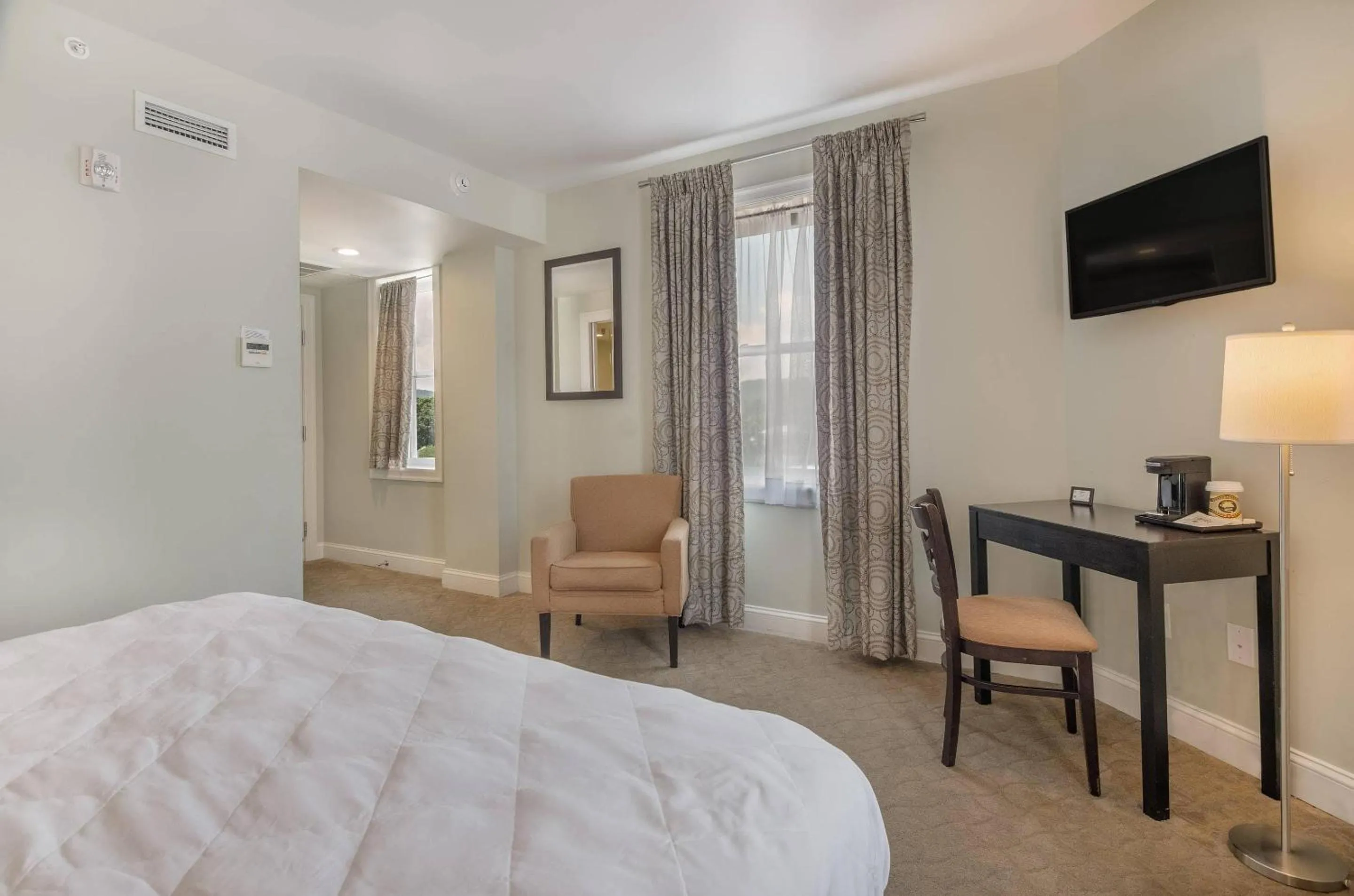 Bedroom, Bed in The Gin Hotel, an Ascend Collection Hotel