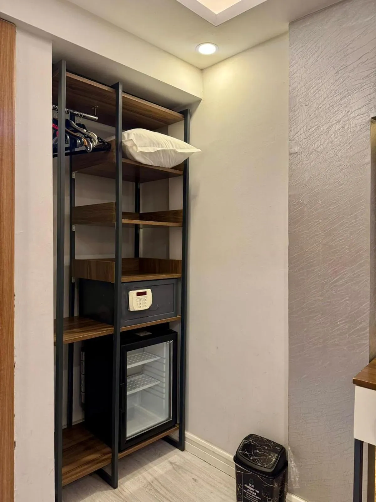 wardrobe in Sirkeci Quietness Hotel