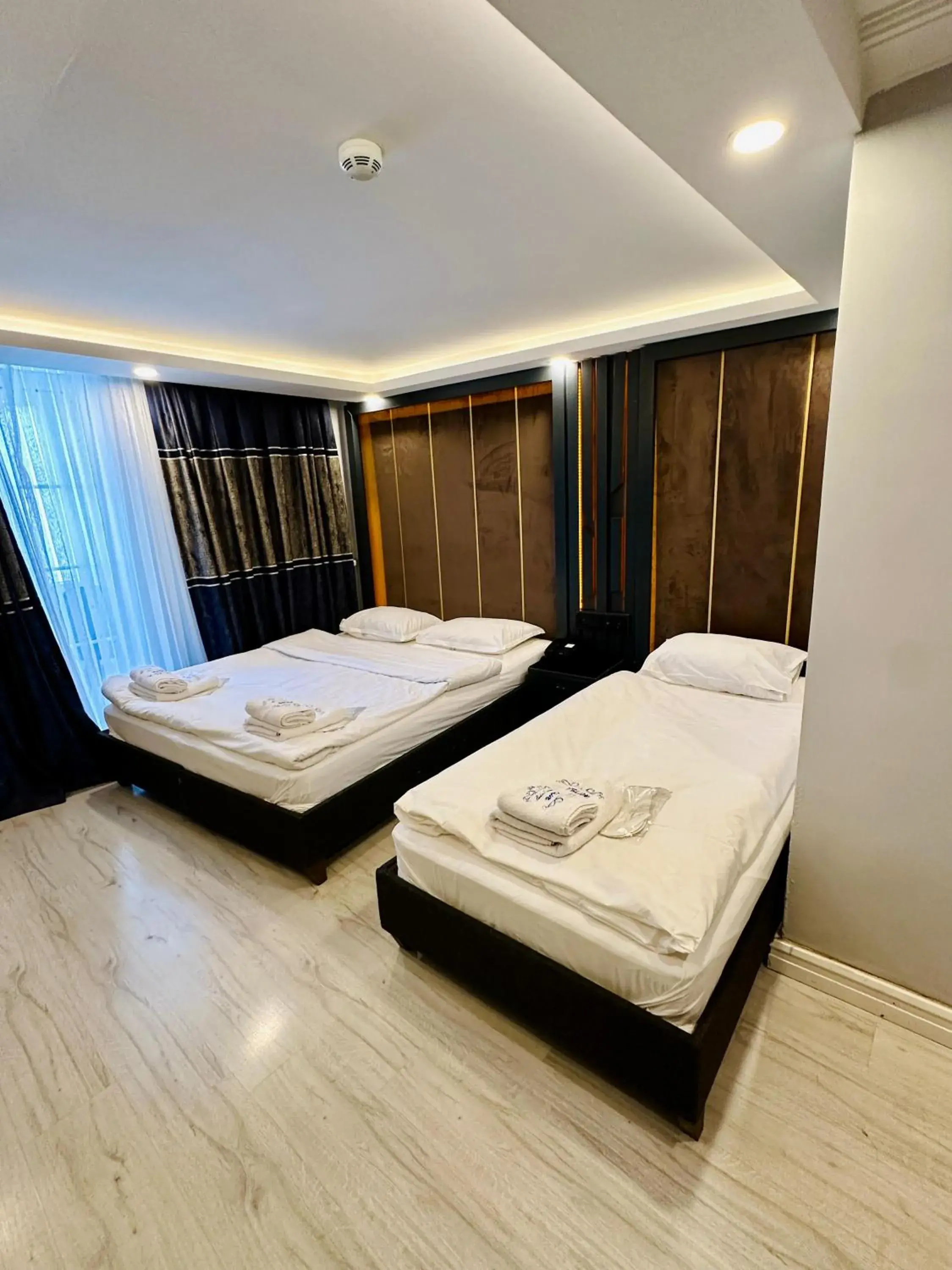 Deluxe Triple Room in Sirkeci Quietness Hotel Deluxe Triple Room in Sirkeci Quietness Hotel