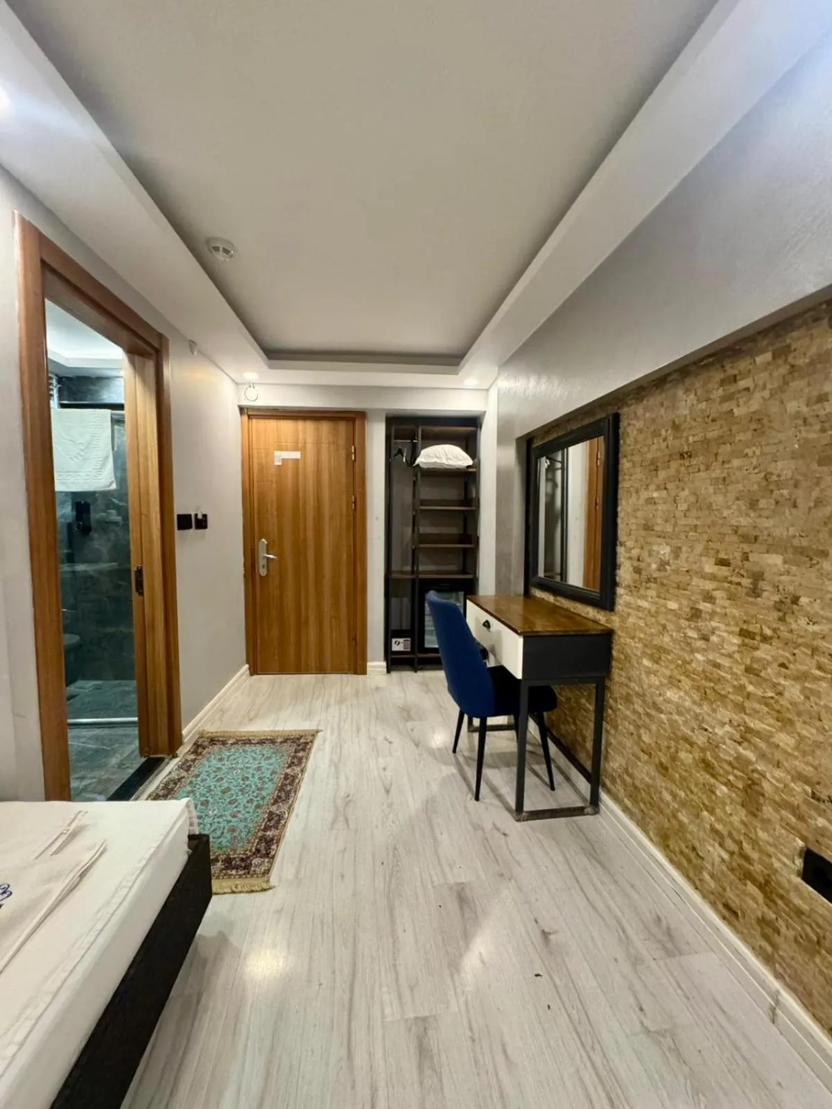 wardrobe in Sirkeci Quietness Hotel