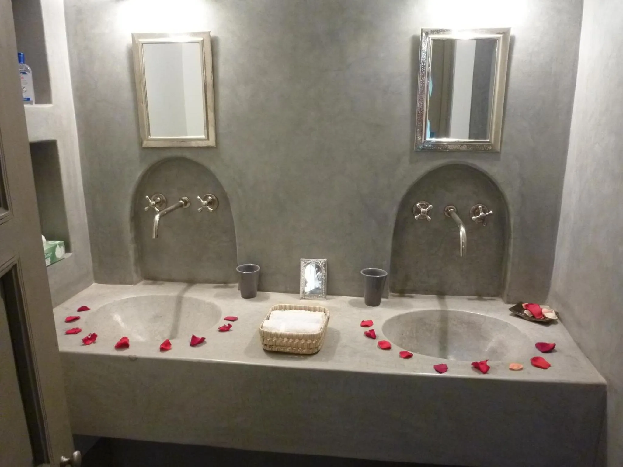 Bathroom in Dar Andamaure