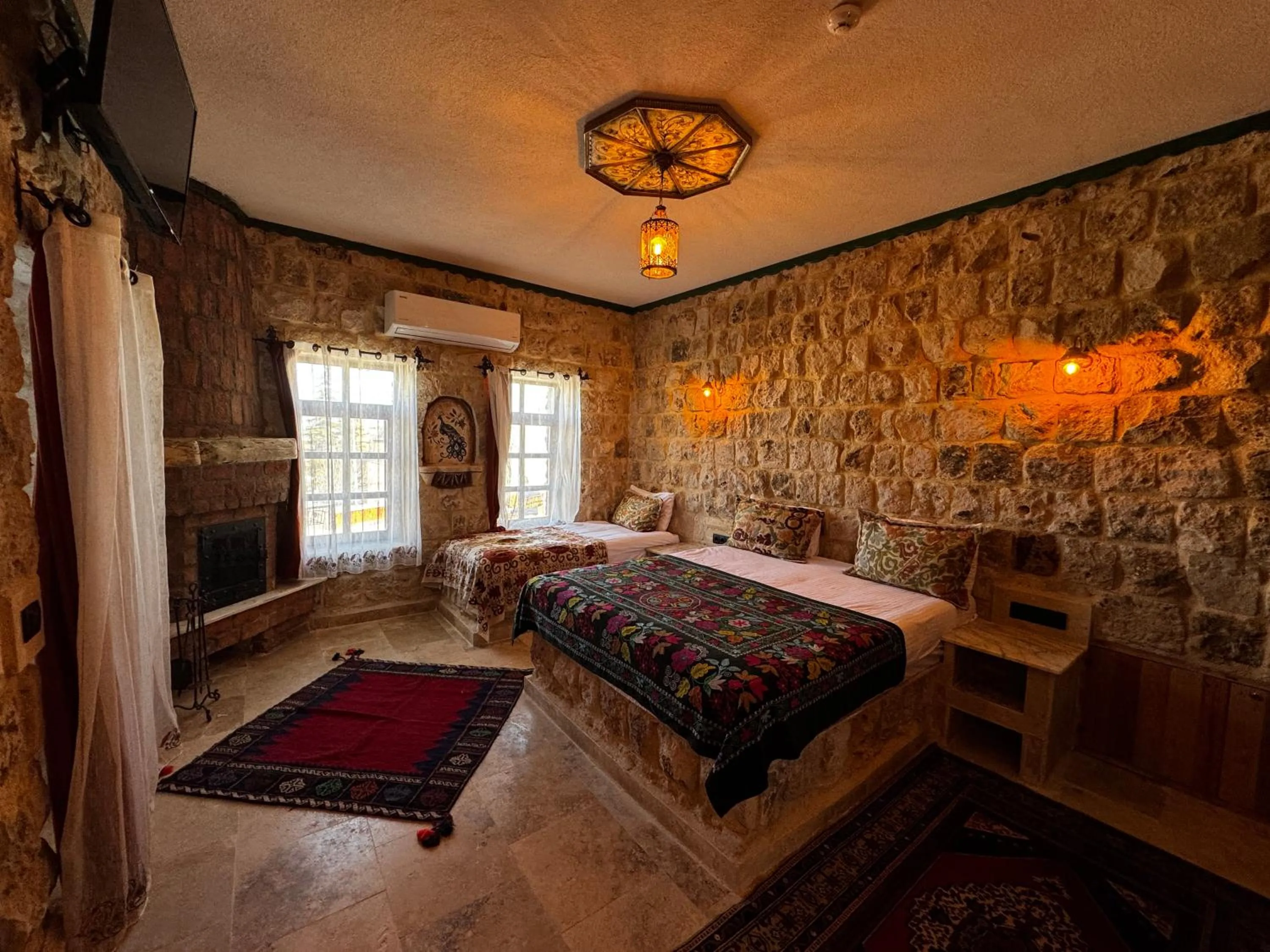 Bed in Canela Cave Hotel - Cappadocia