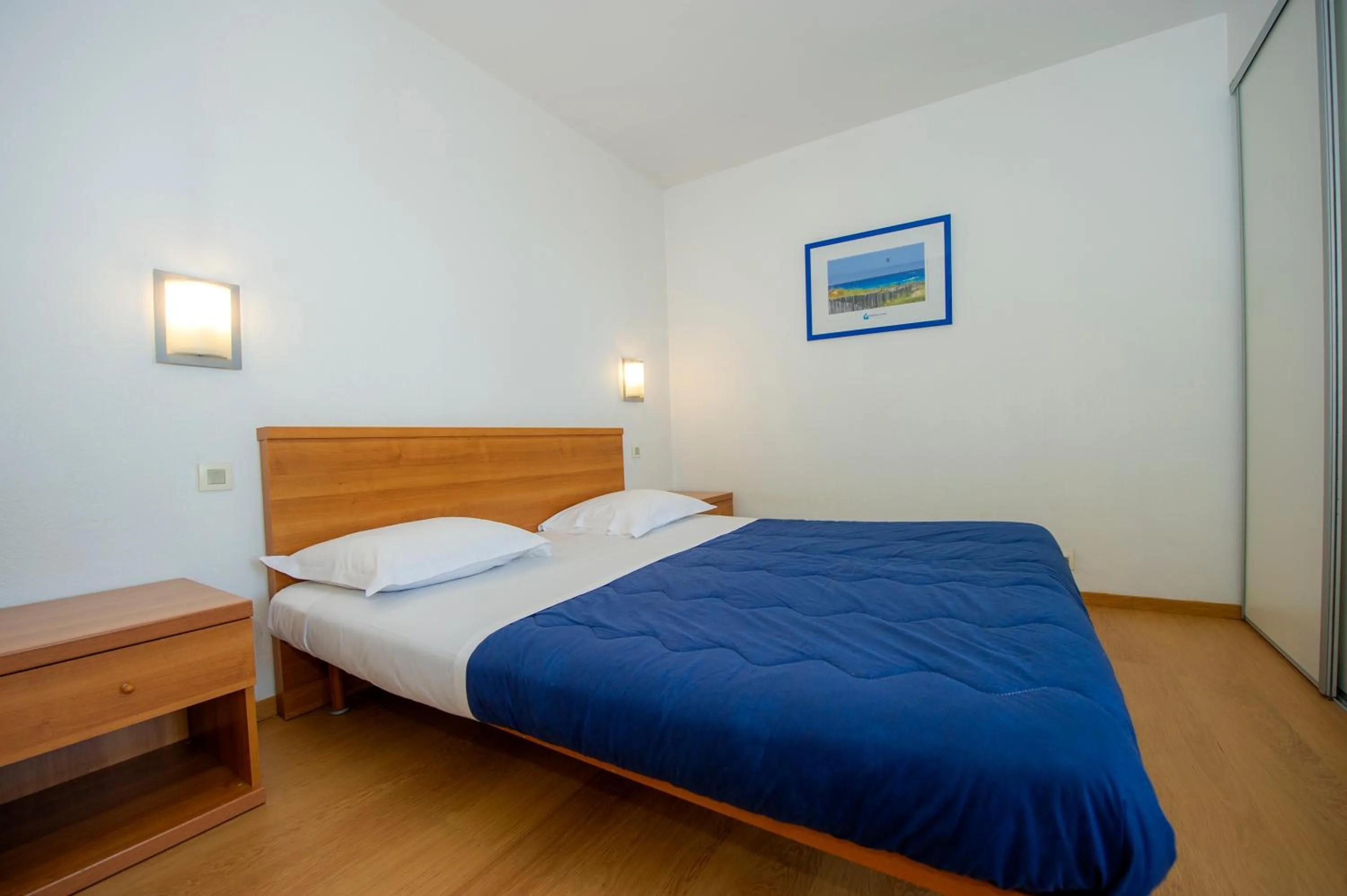 Bedroom, Bed in Appart'hôtel Goélia Sun City