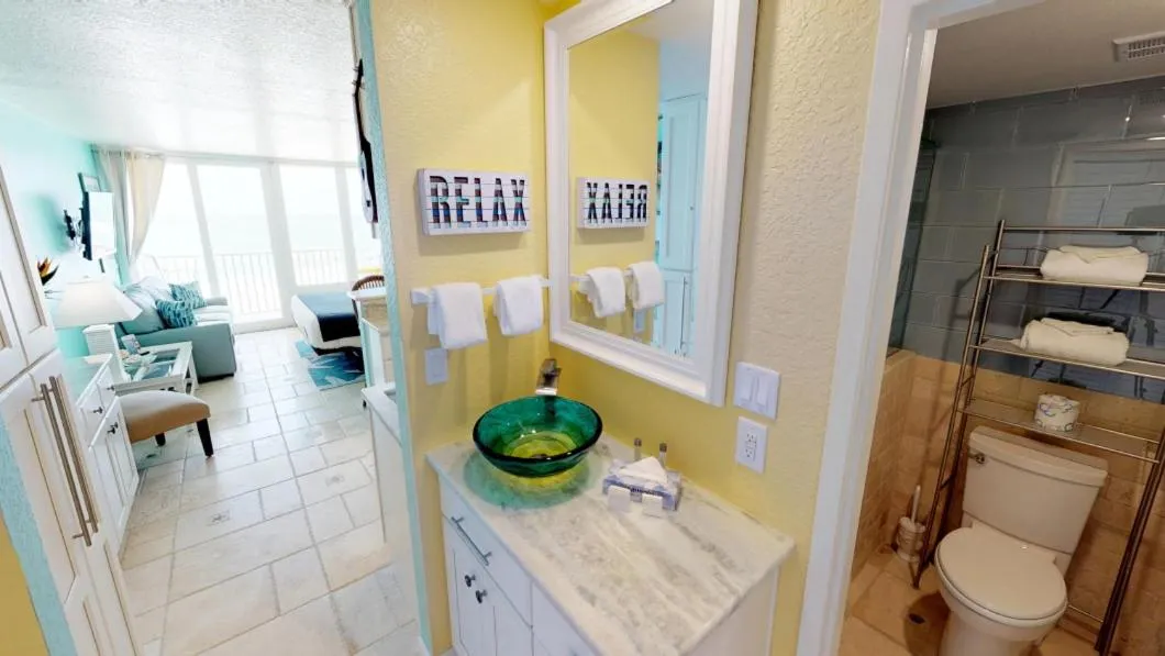 Bathroom in Island Inn Beach Resort