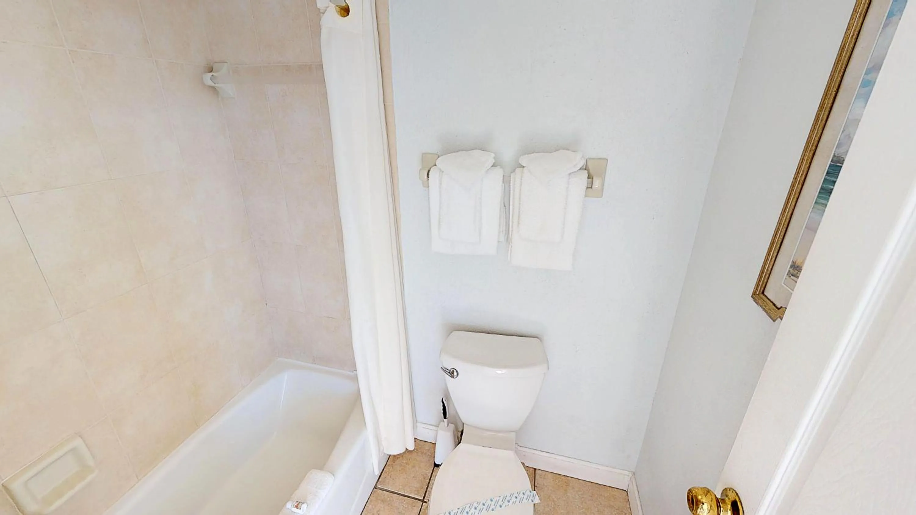 Bathroom in Island Inn Beach Resort