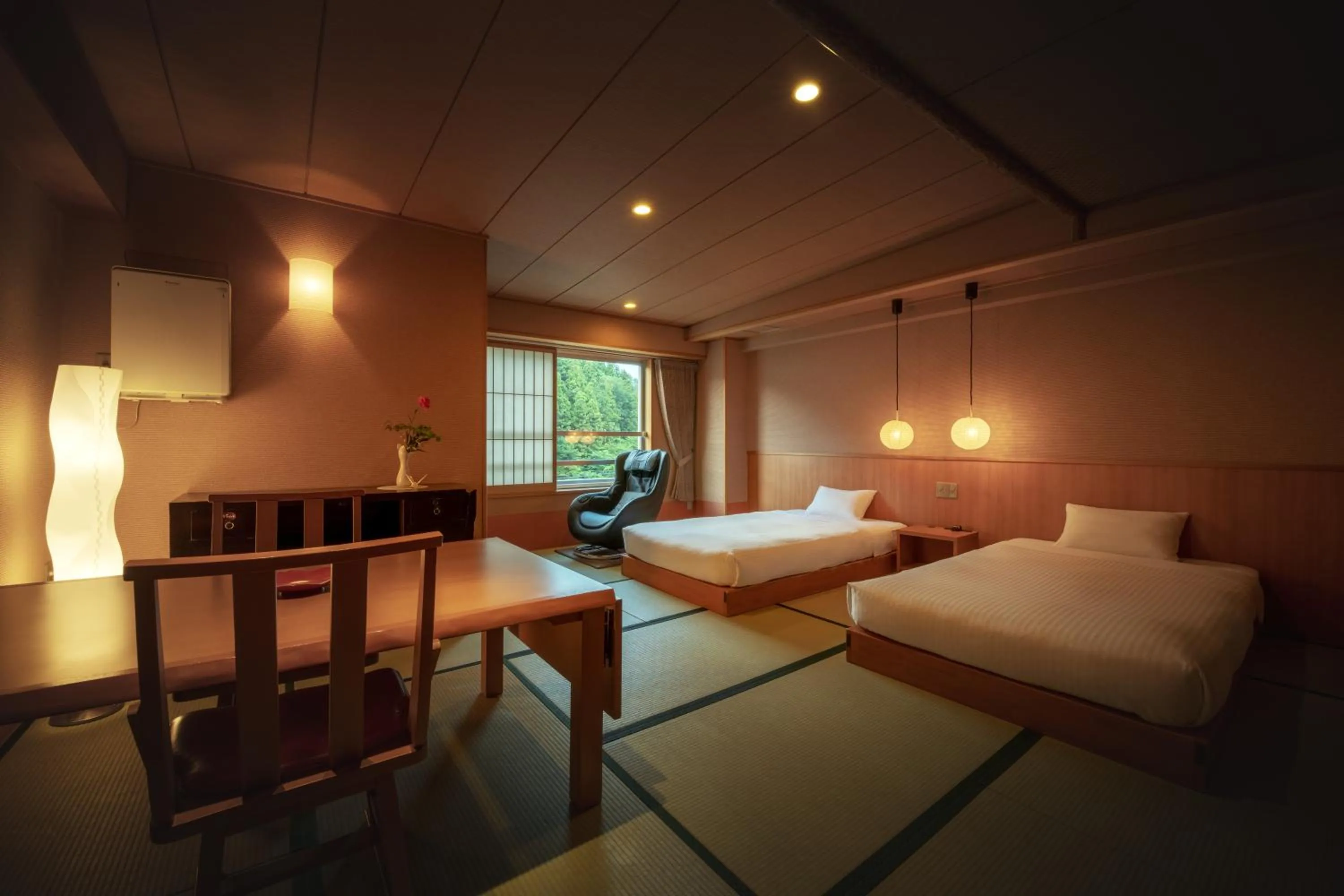 Photo of the whole room, Bed in Eirakukan