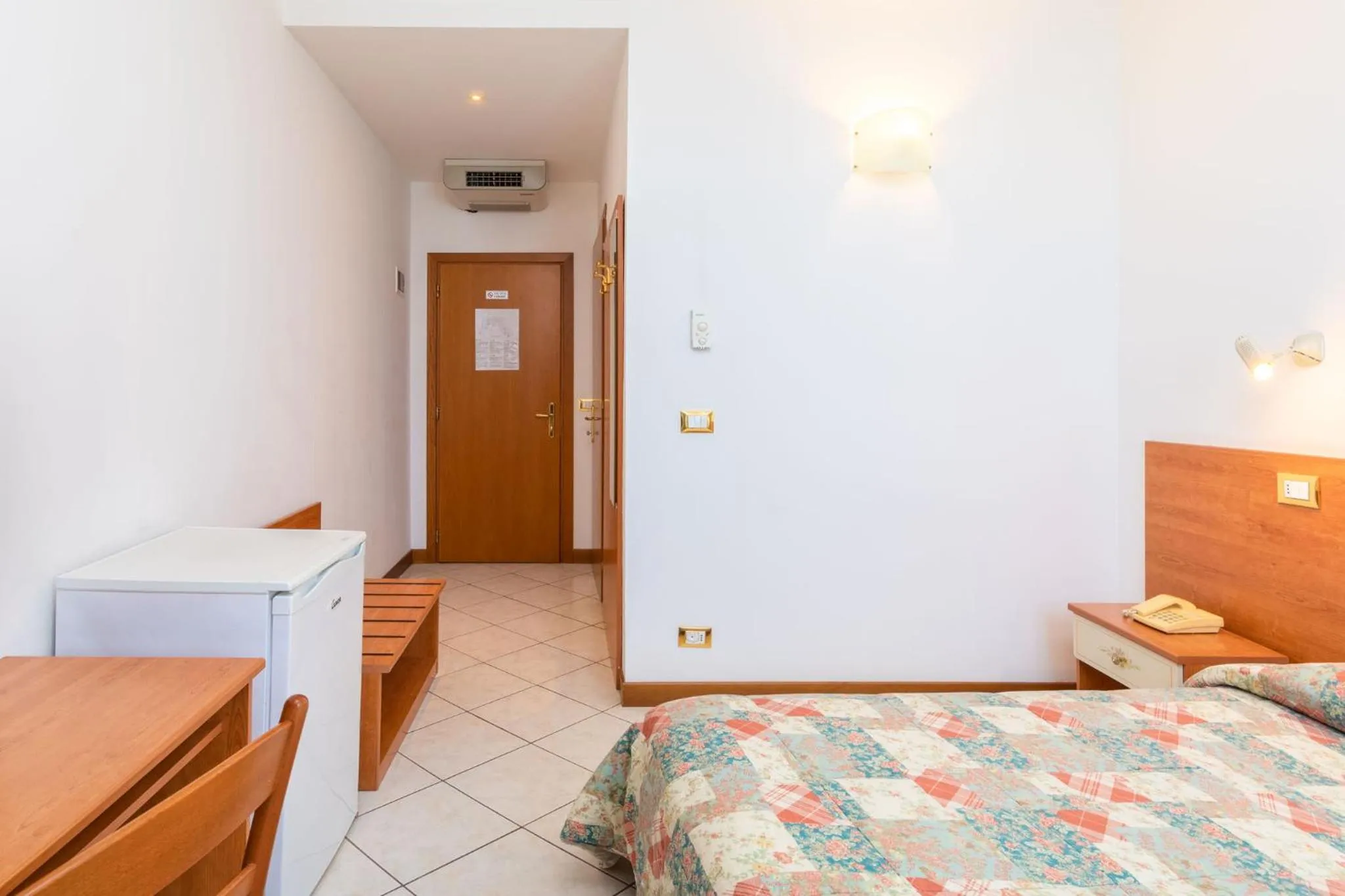 Bed in Hotel New Aurora Venice