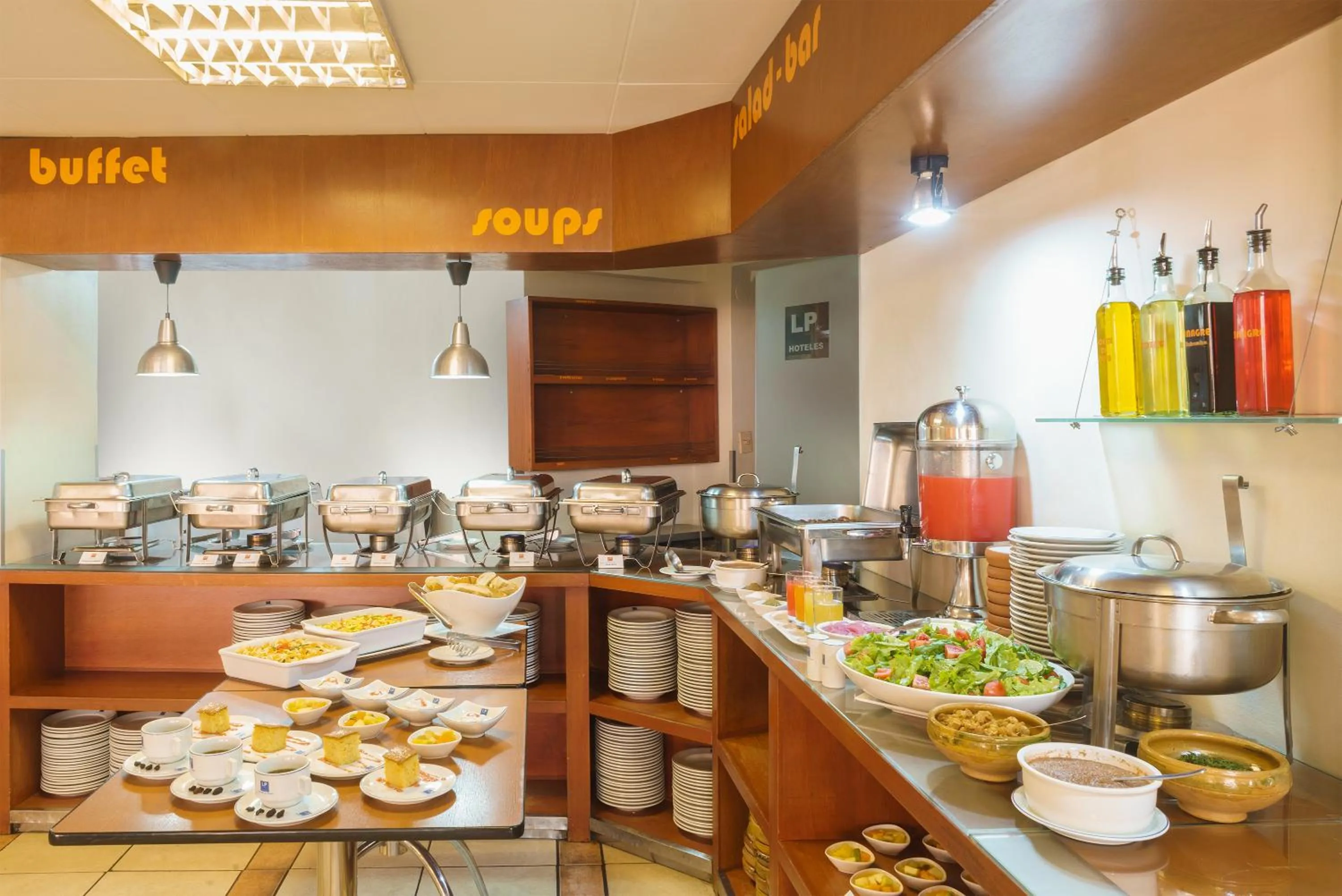 Restaurant/places to eat in Hotel LP Columbus