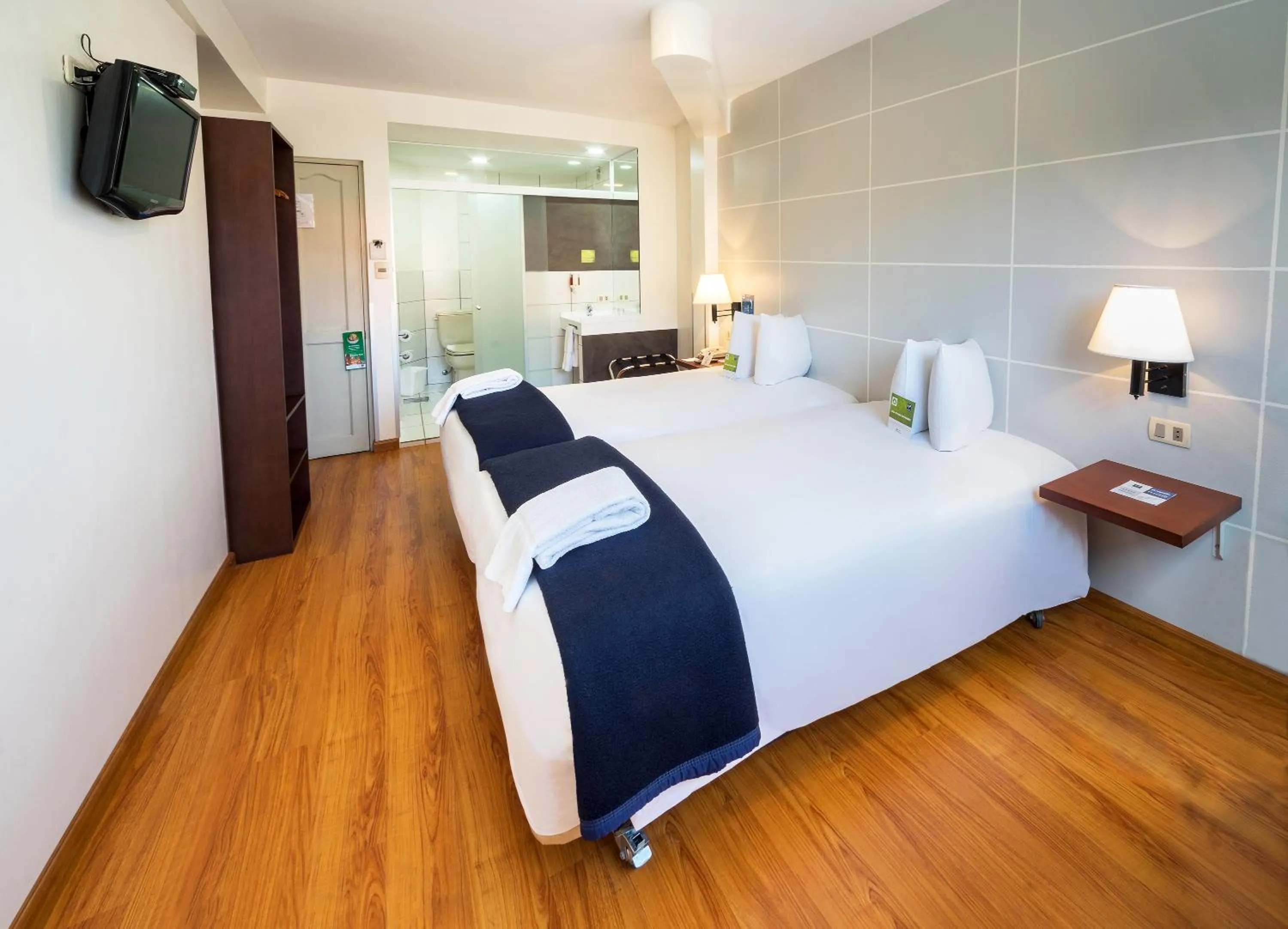 Bed in Hotel LP Columbus