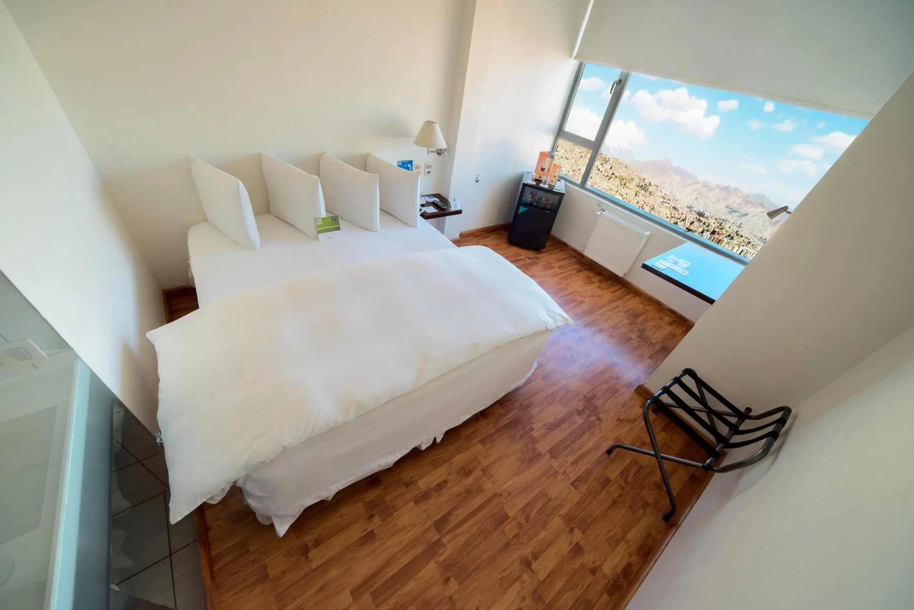 Double Room in Hotel LP Columbus Double Room in Hotel LP Columbus