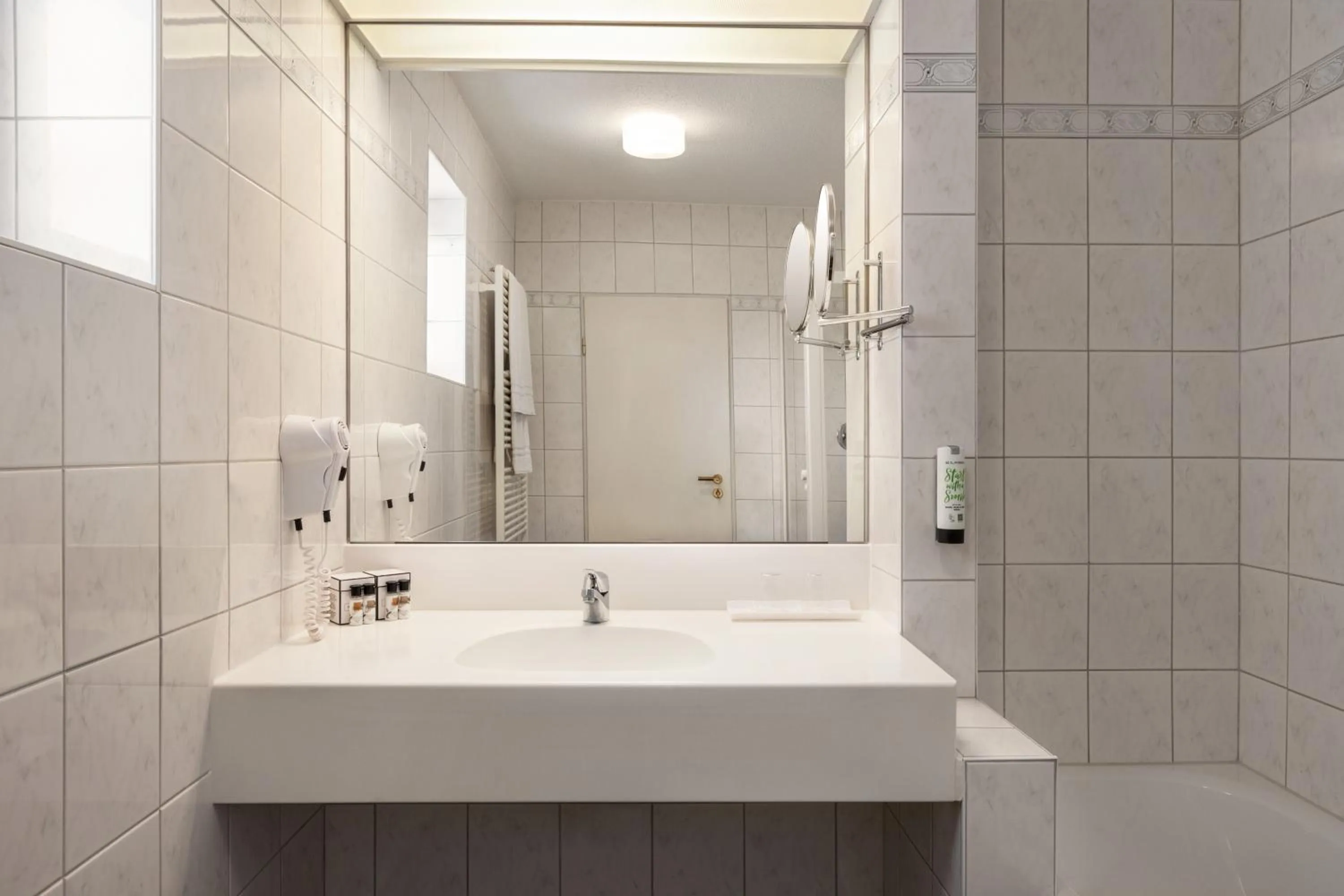 Bathroom in Amedia Weiden, Trademark Collection by Wyndham