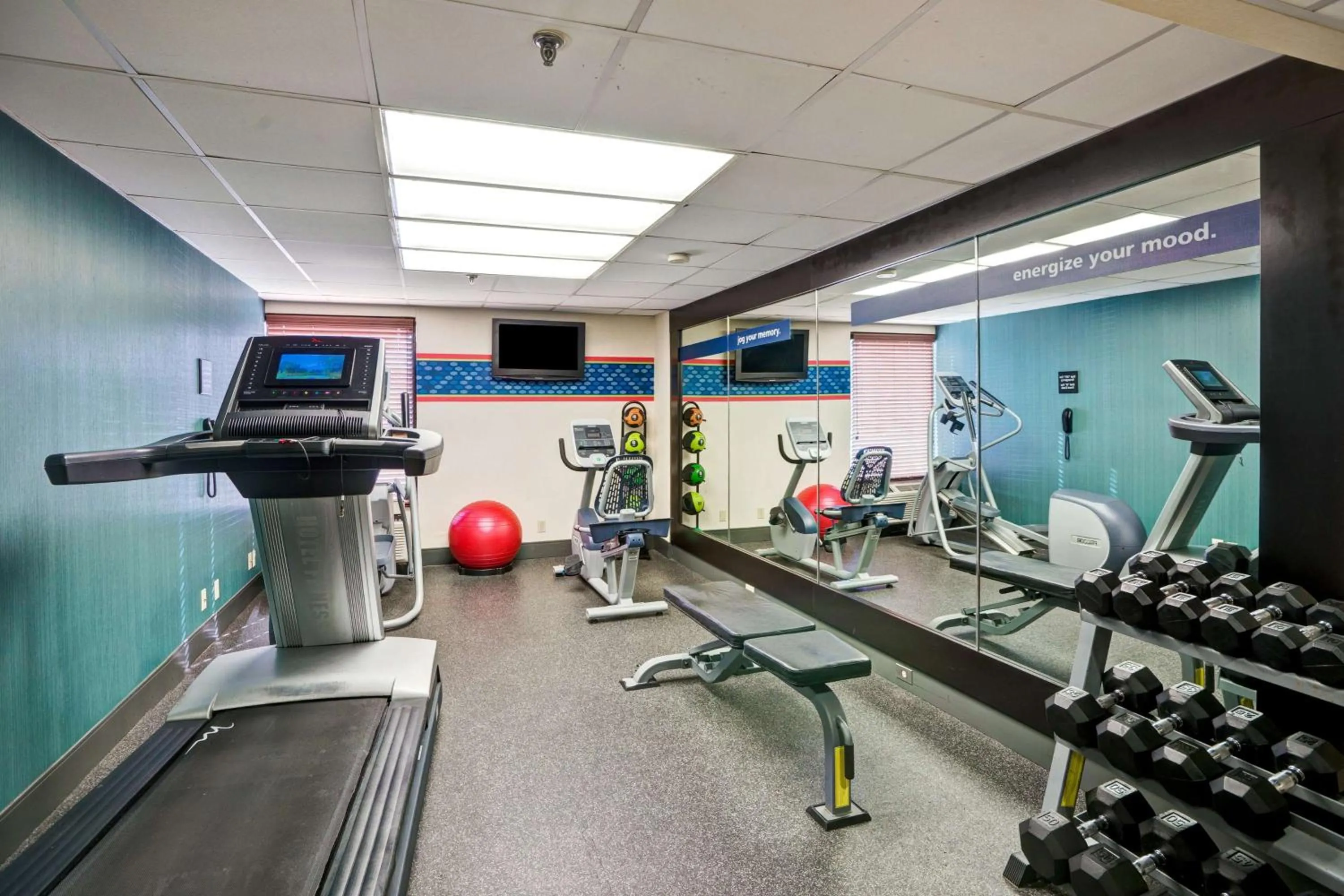 Fitness centre/facilities in Hampton Inn by Hilton Milford