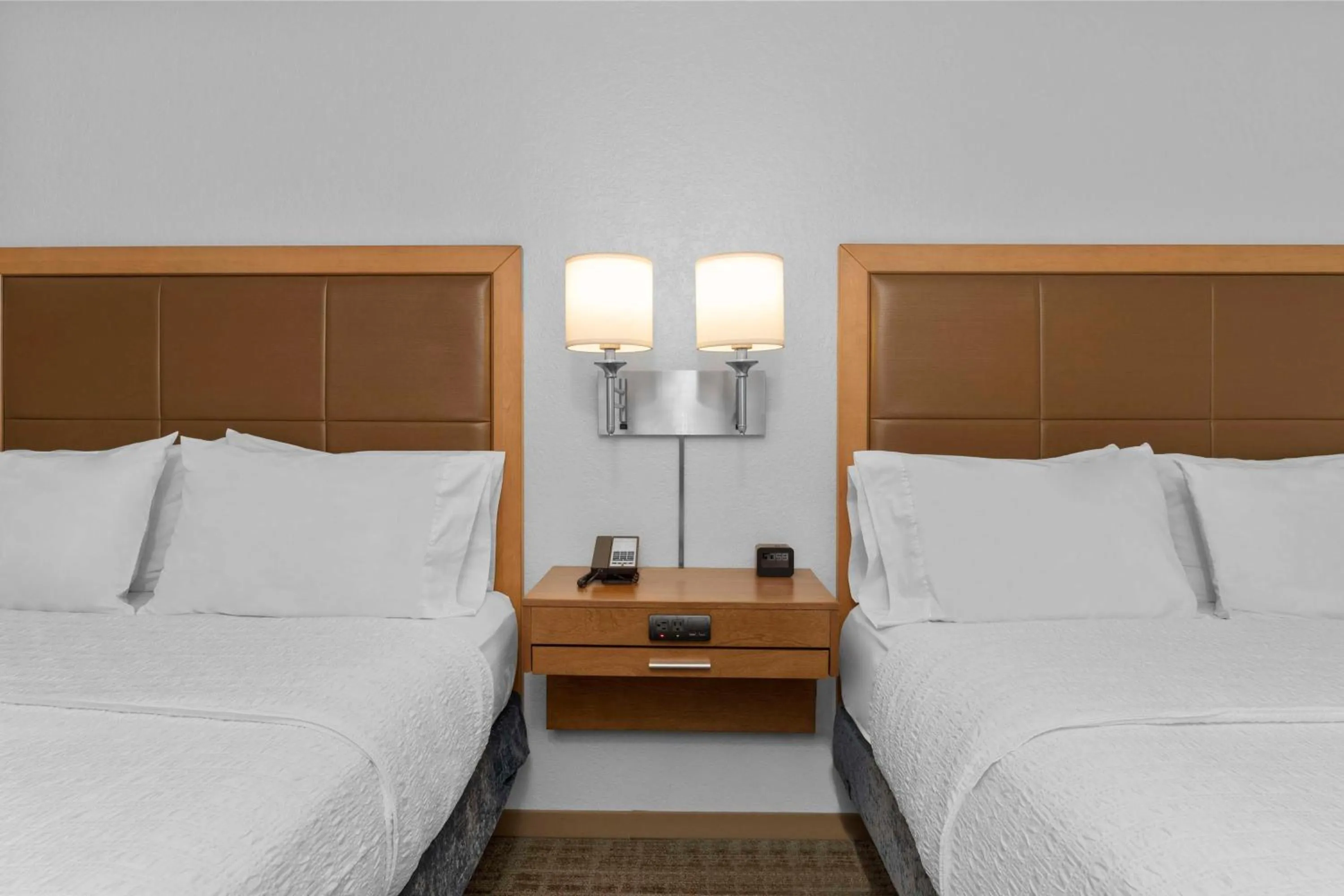 Bed in Hampton Inn by Hilton Milford