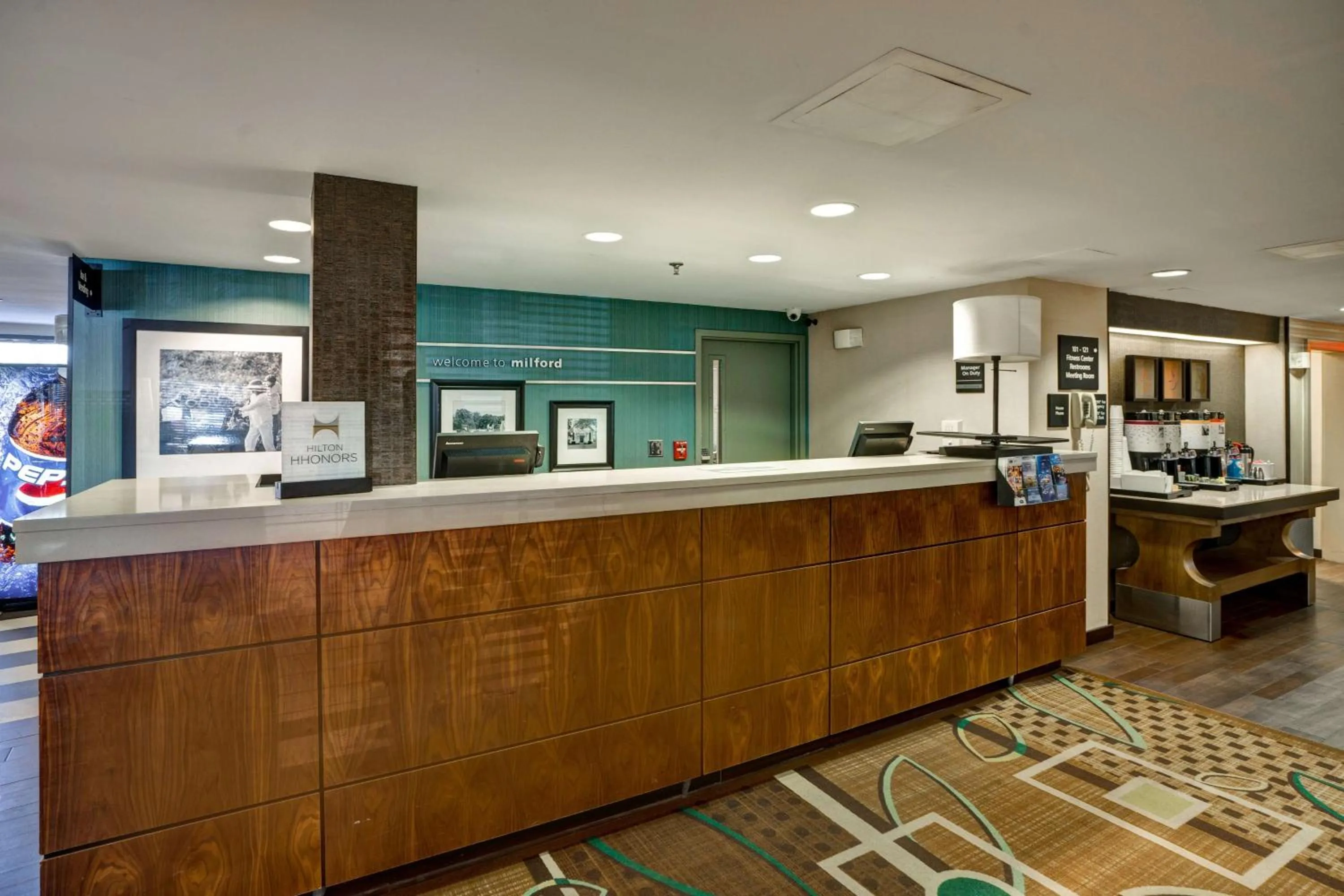 Lobby or reception in Hampton Inn by Hilton Milford