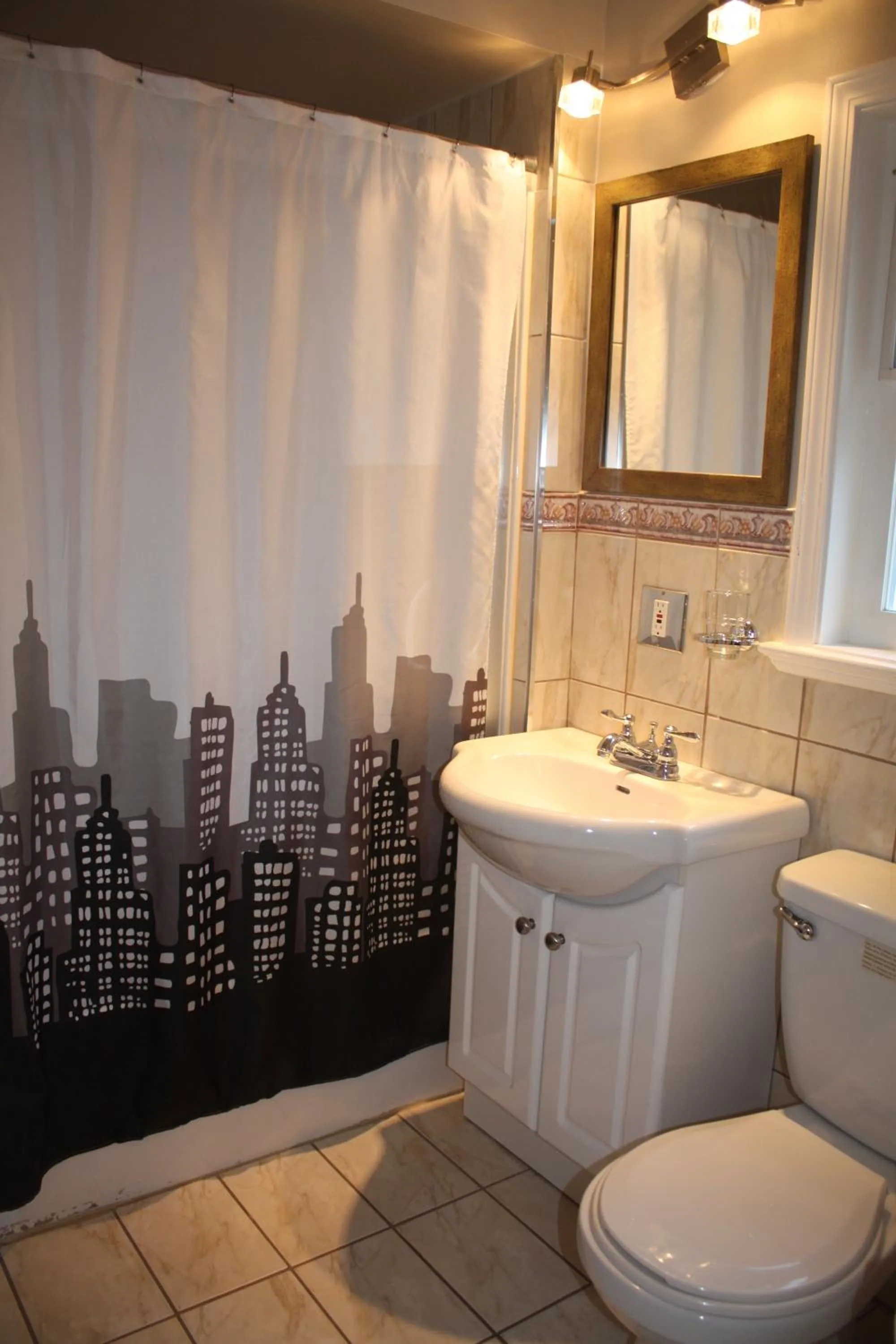 Shower in The Classic Horseshoe Bay Motel