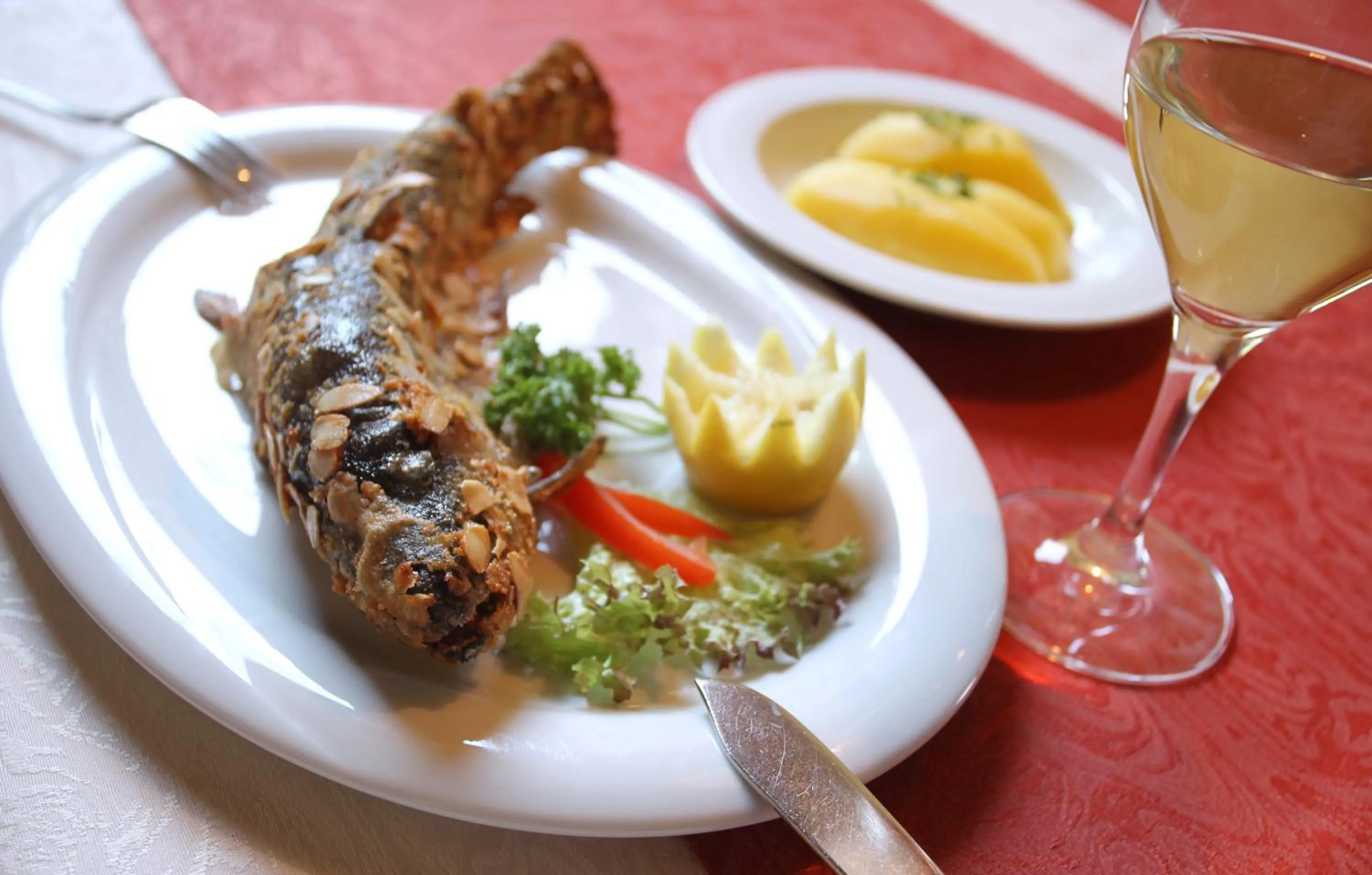 Restaurant/places to eat in Hotel & Gasthof Zur Linde