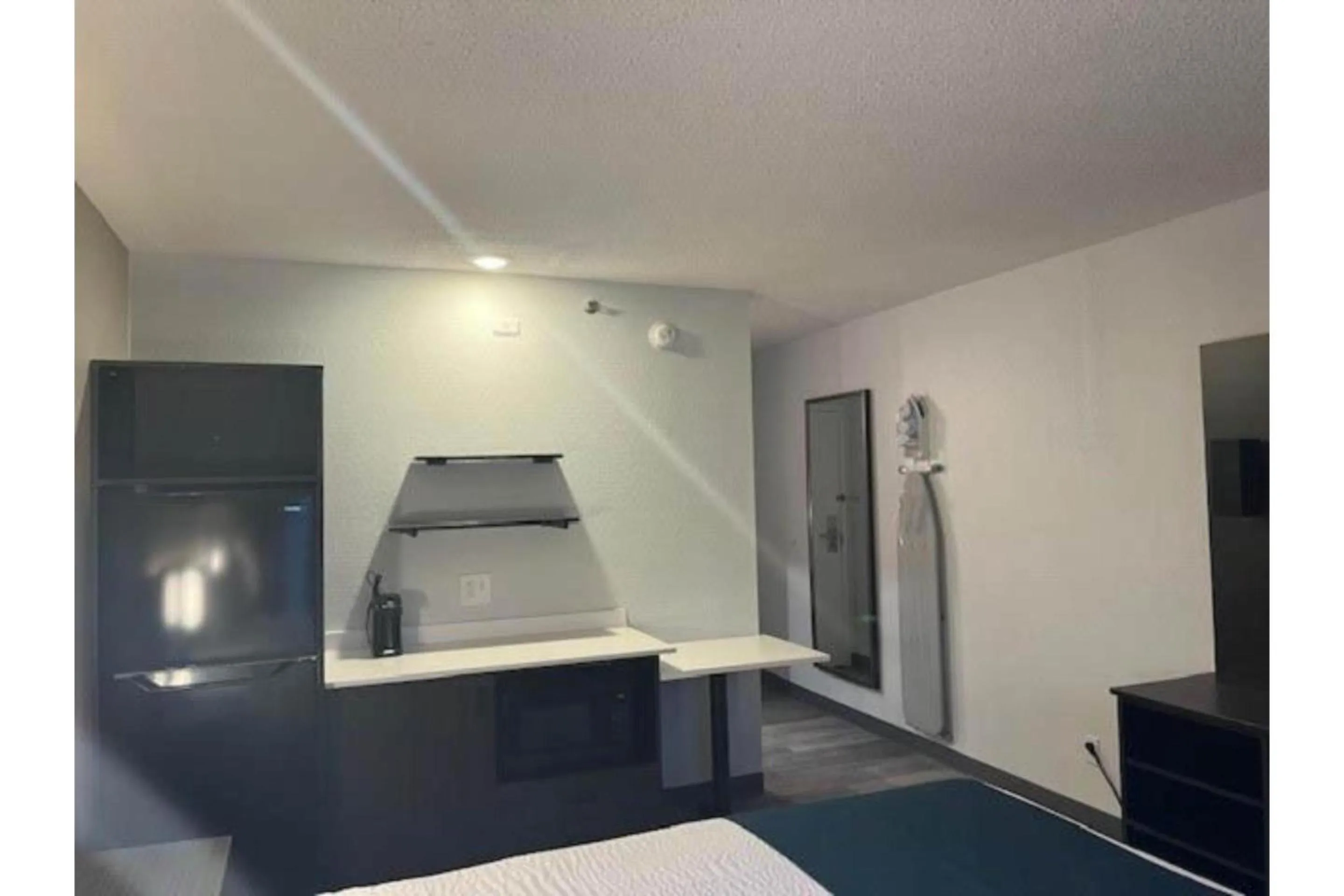 Bedroom, Bed in Studio 6 Suites Norcross, GA