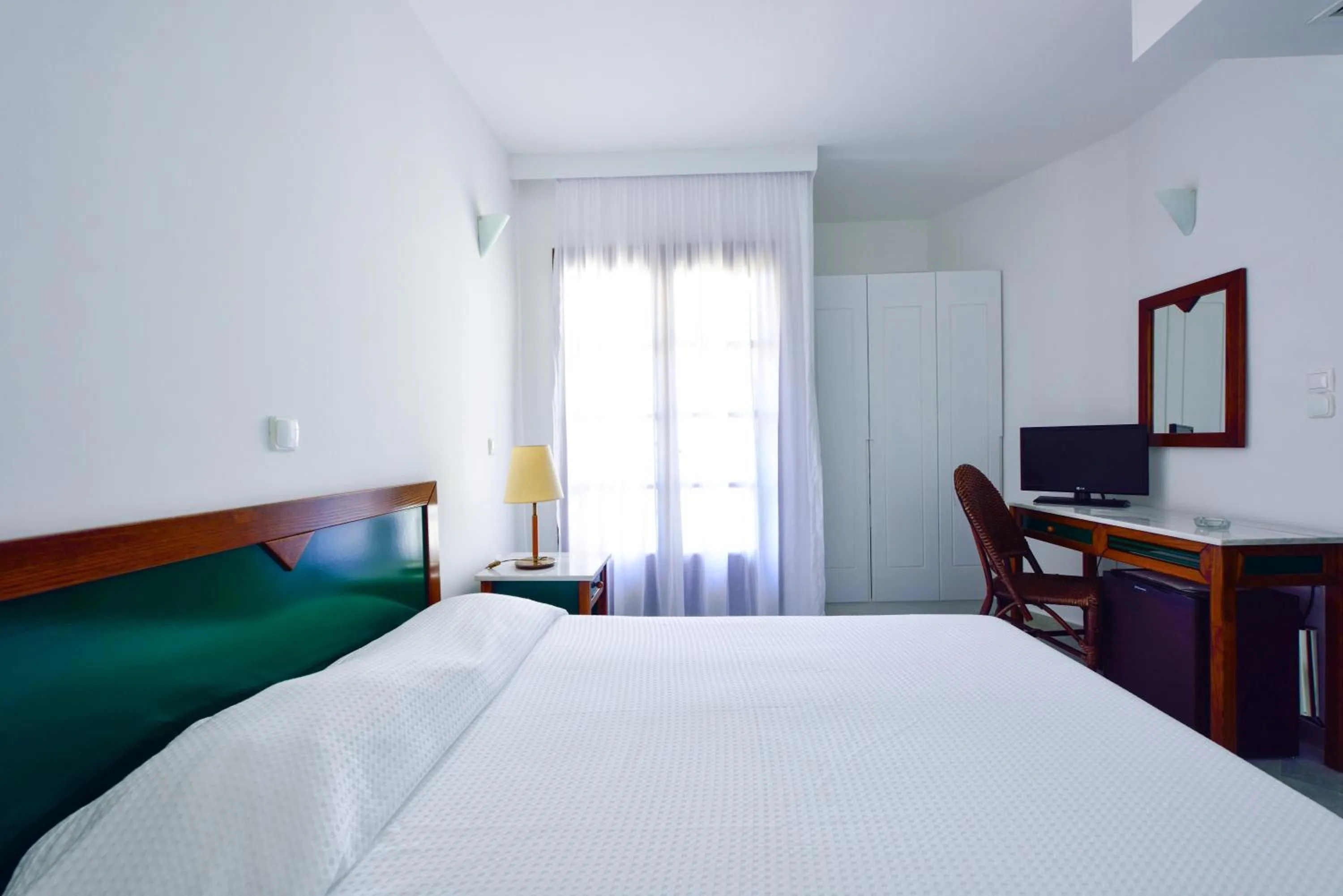 Bedroom, Bed in Kalidon beach Hotel