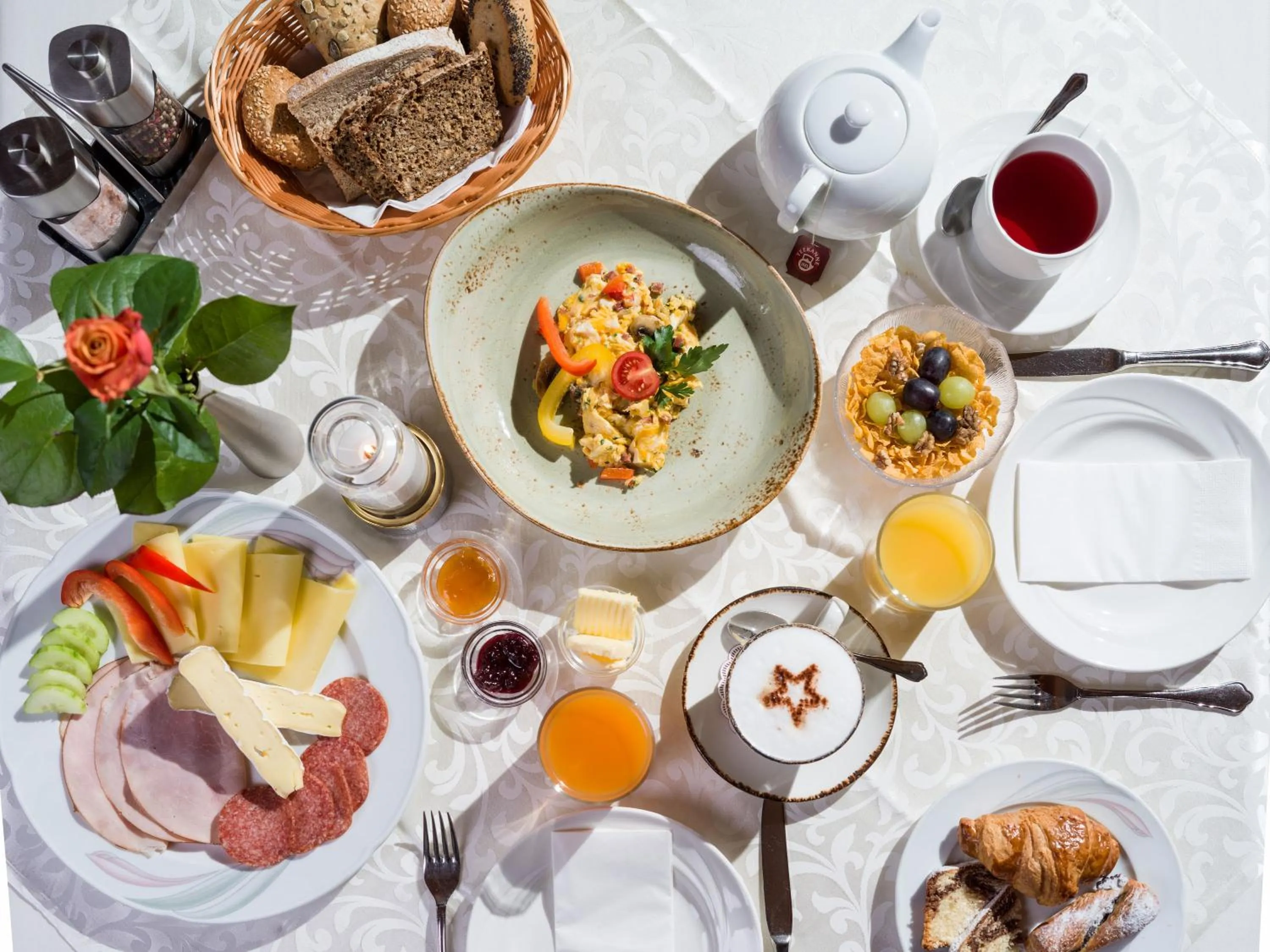 Breakfast in Alpenhotel Karwendel -Adults only-