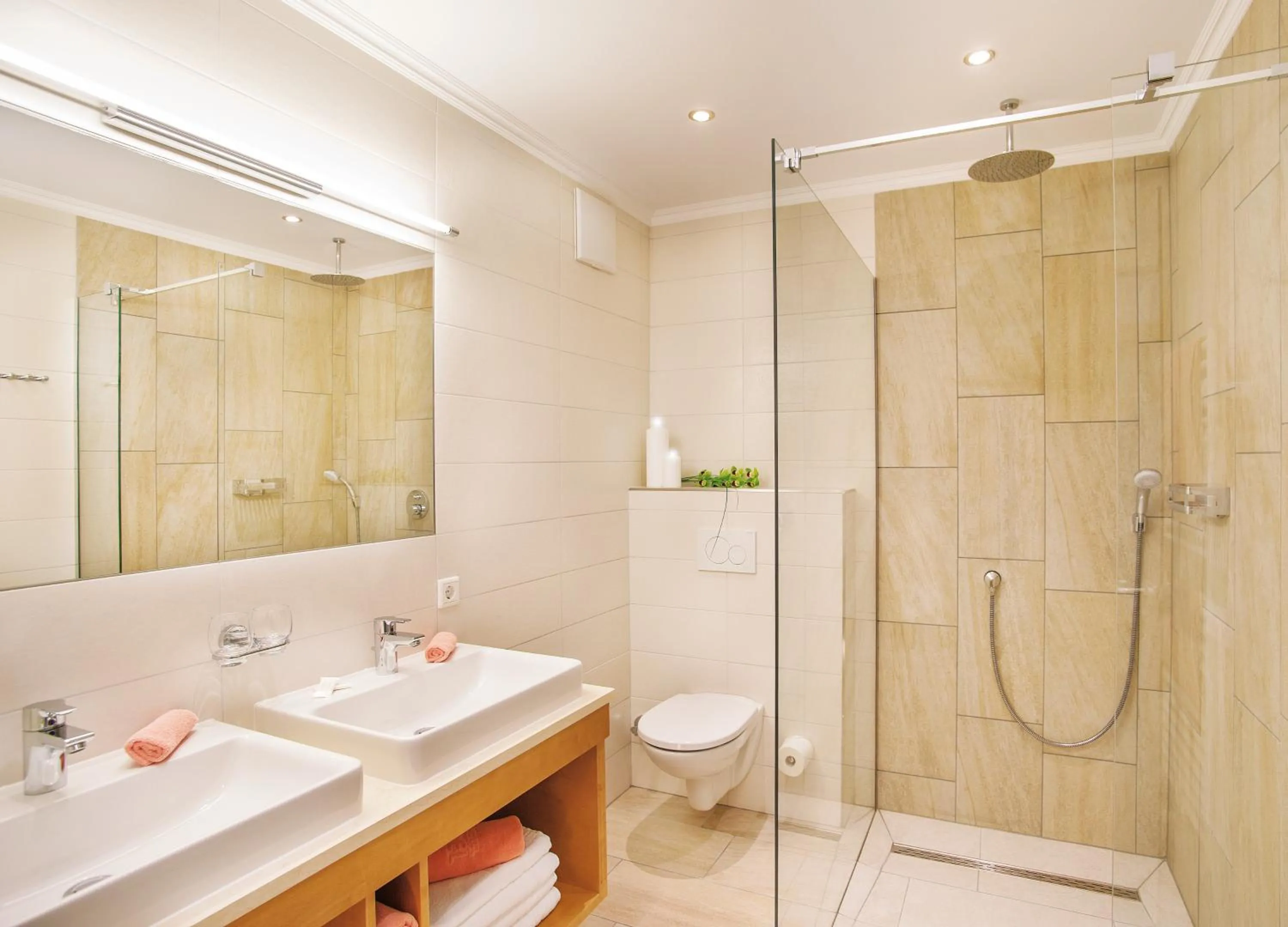 Bathroom in Alpenhotel Karwendel -Adults only-