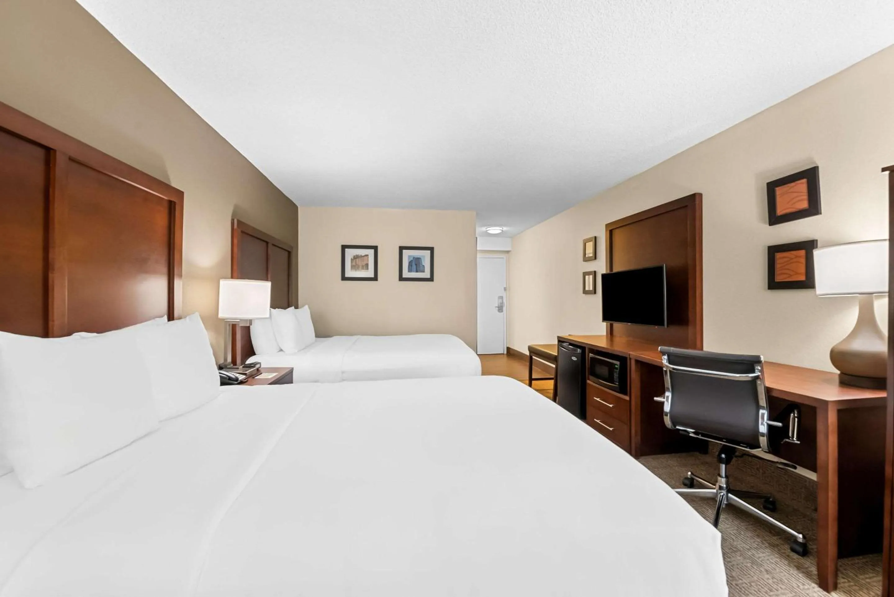 Bedroom, Bed in Comfort Inn & Suites Durham near Duke University