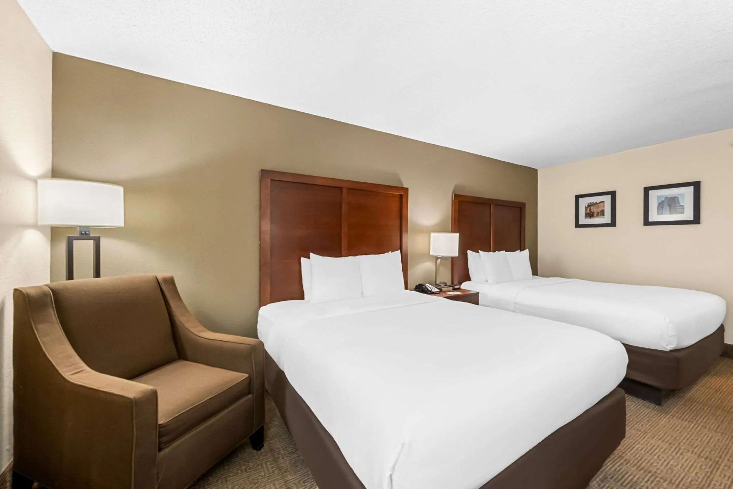 Bedroom, Bed in Comfort Inn & Suites Durham near Duke University