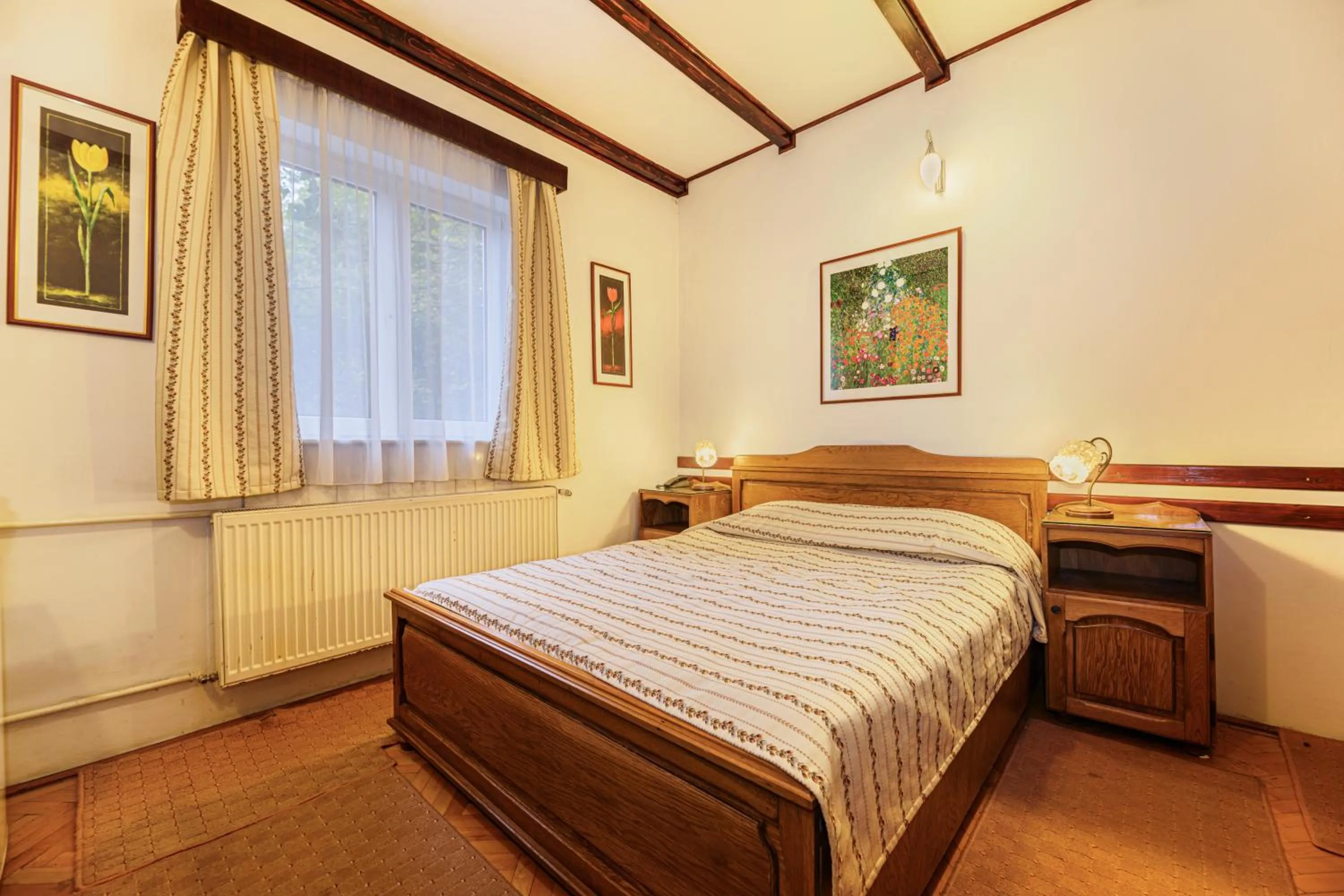 Bed in Pension Casa Bradul