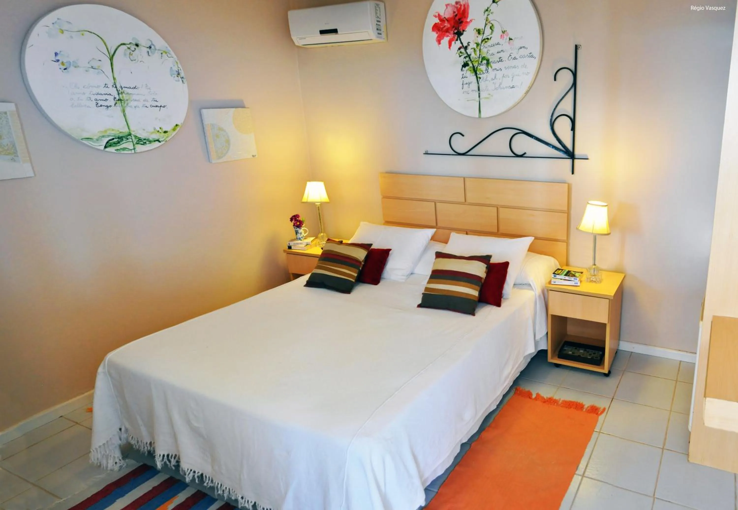 Photo of the whole room, Bed in Pousada Via Brasil