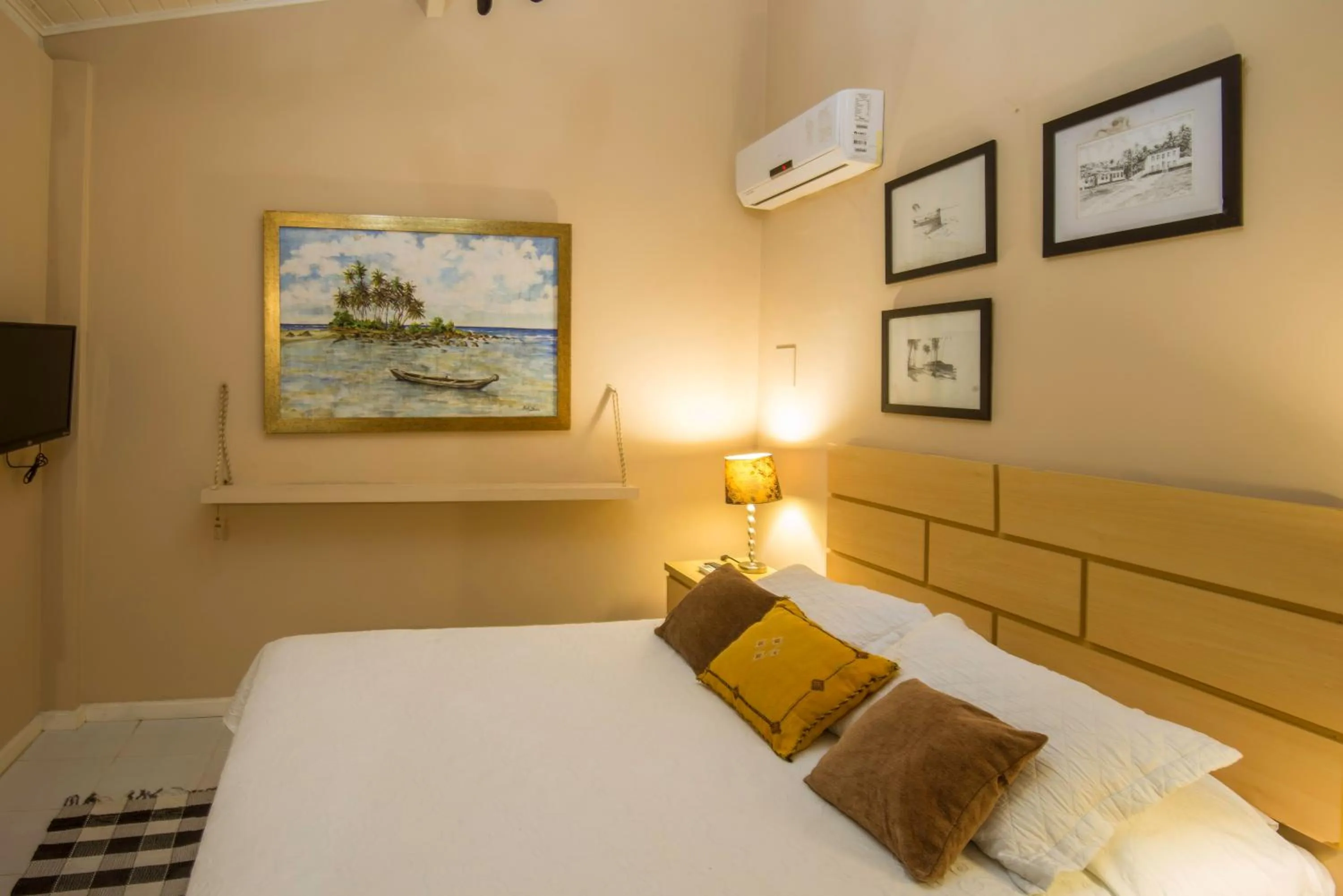 Photo of the whole room, Bed in Pousada Via Brasil