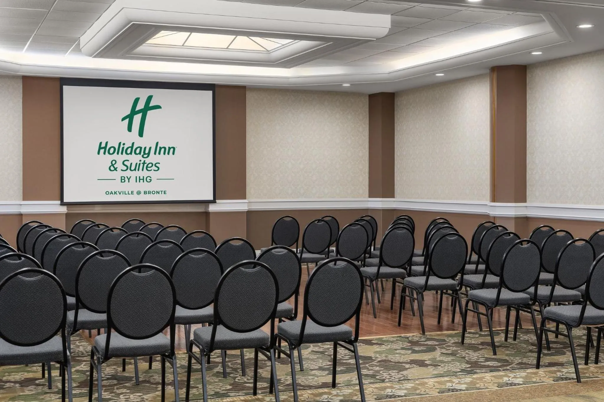 Meeting/conference room in Holiday Inn & Suites Oakville at Bronte by IHG