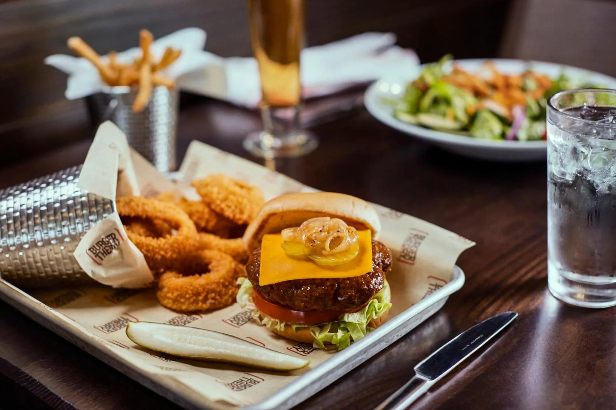 Restaurant/places to eat in Holiday Inn & Suites Oakville at Bronte by IHG