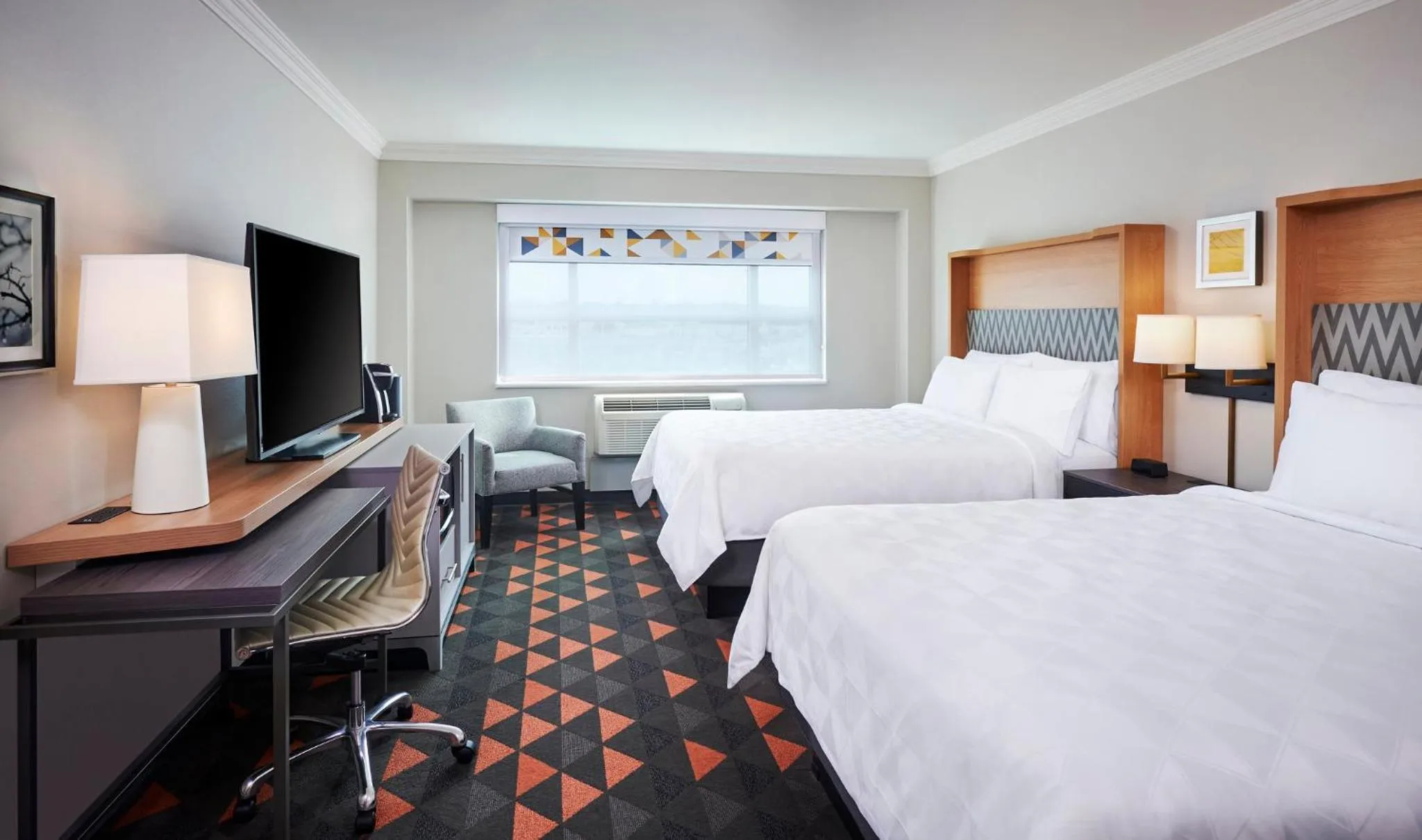 Photo of the whole room, Bed in Holiday Inn & Suites Oakville at Bronte by IHG