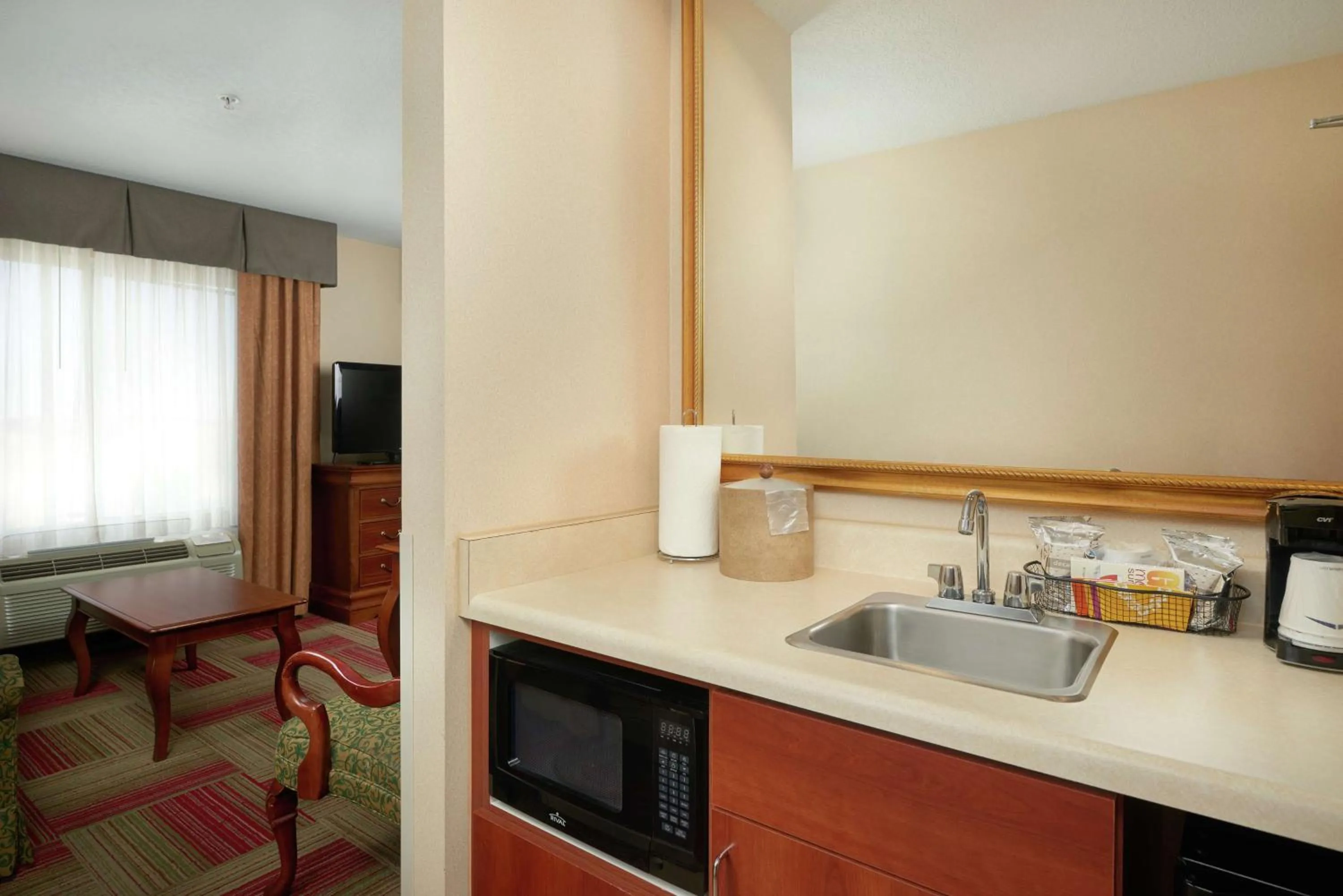Kitchen or kitchenette in Hampton Inn & Suites Roswell
