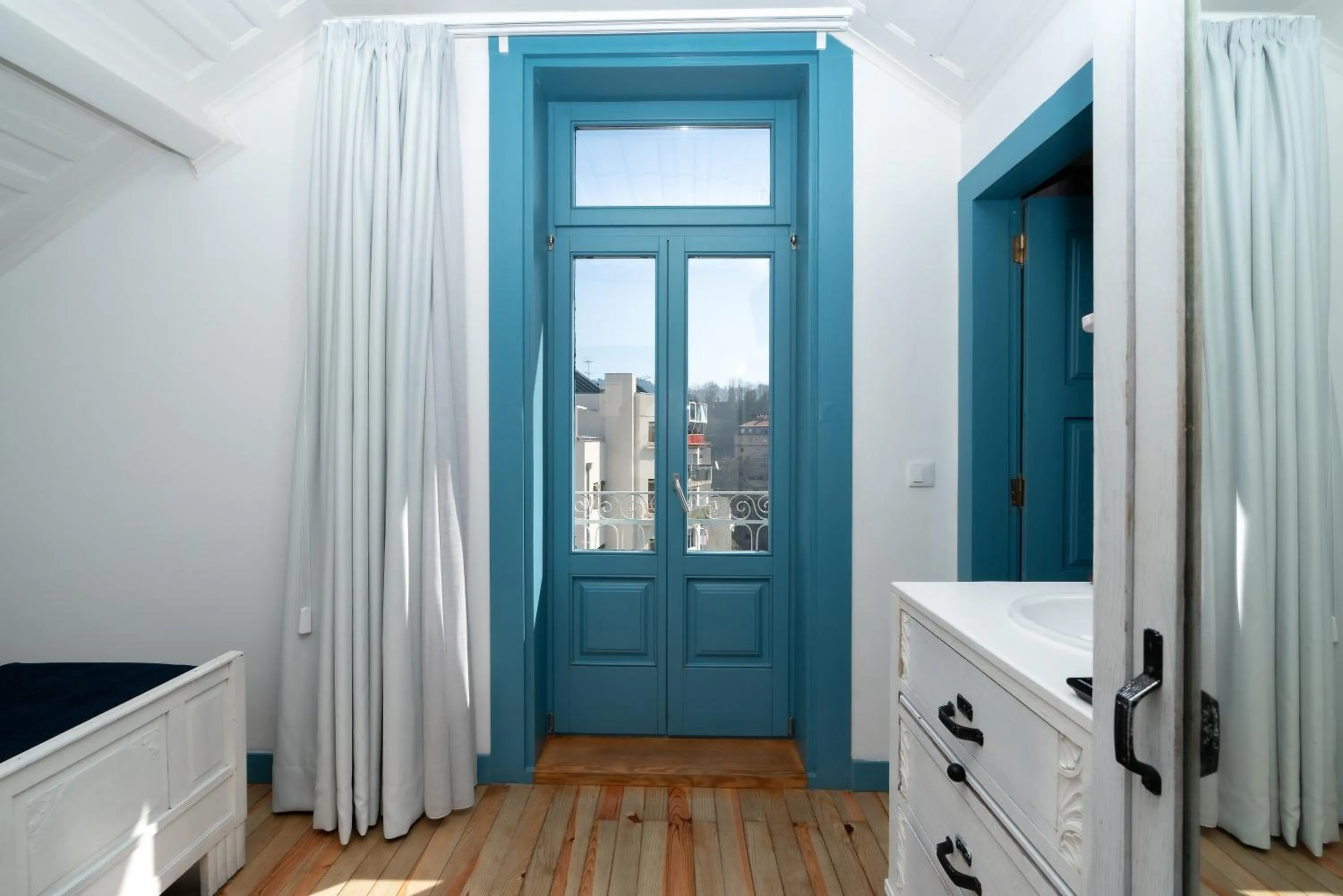 Decorative detail in Des Arts