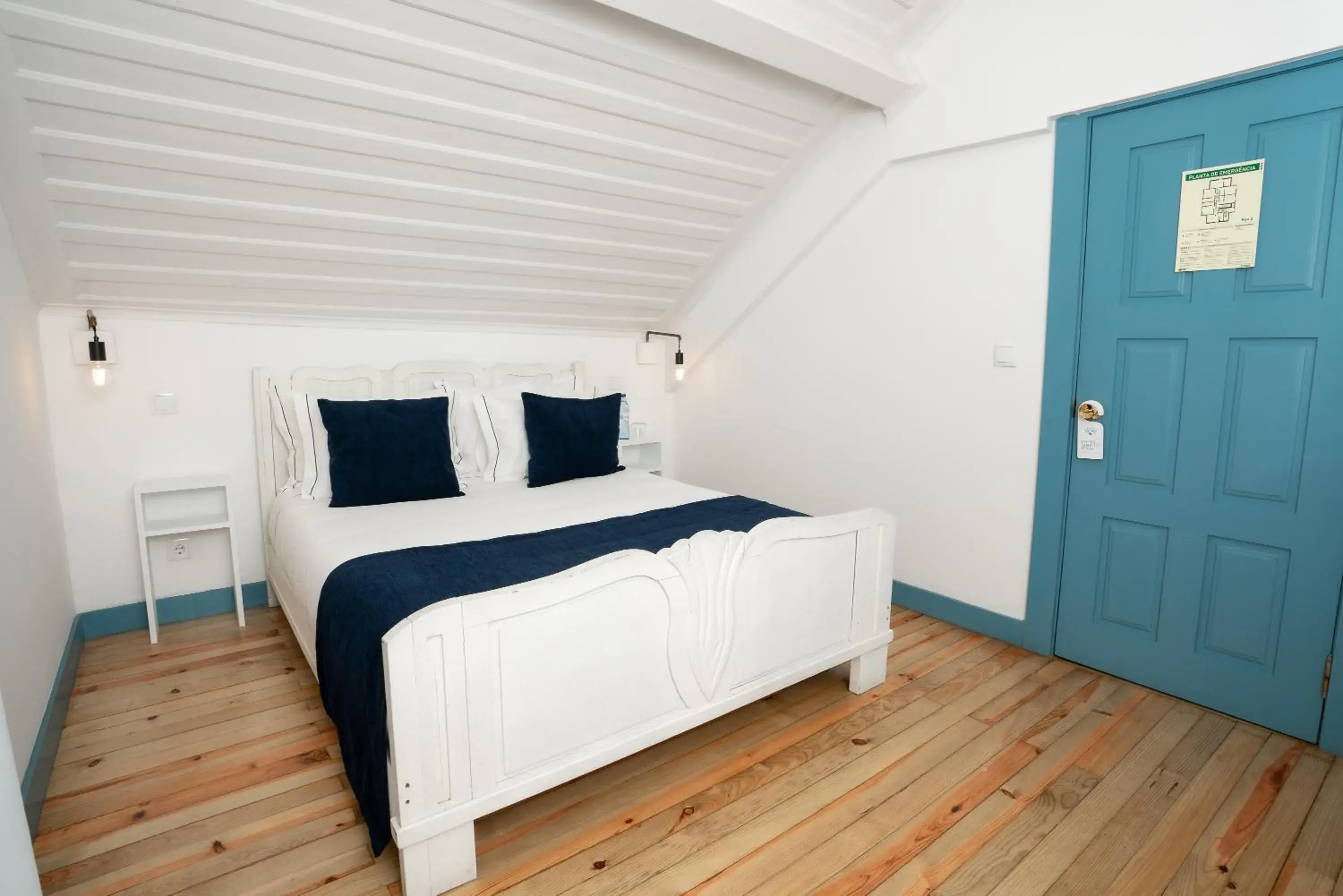 Double Room with Balcony - single occupancy in Des Arts Double Room with Balcony - single occupancy in Des Arts