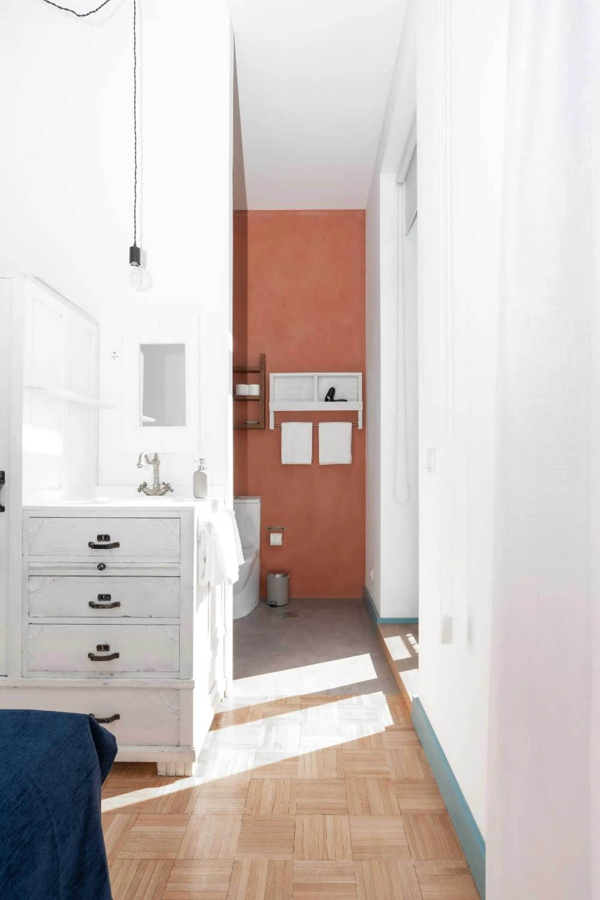 Bathroom in Des Arts