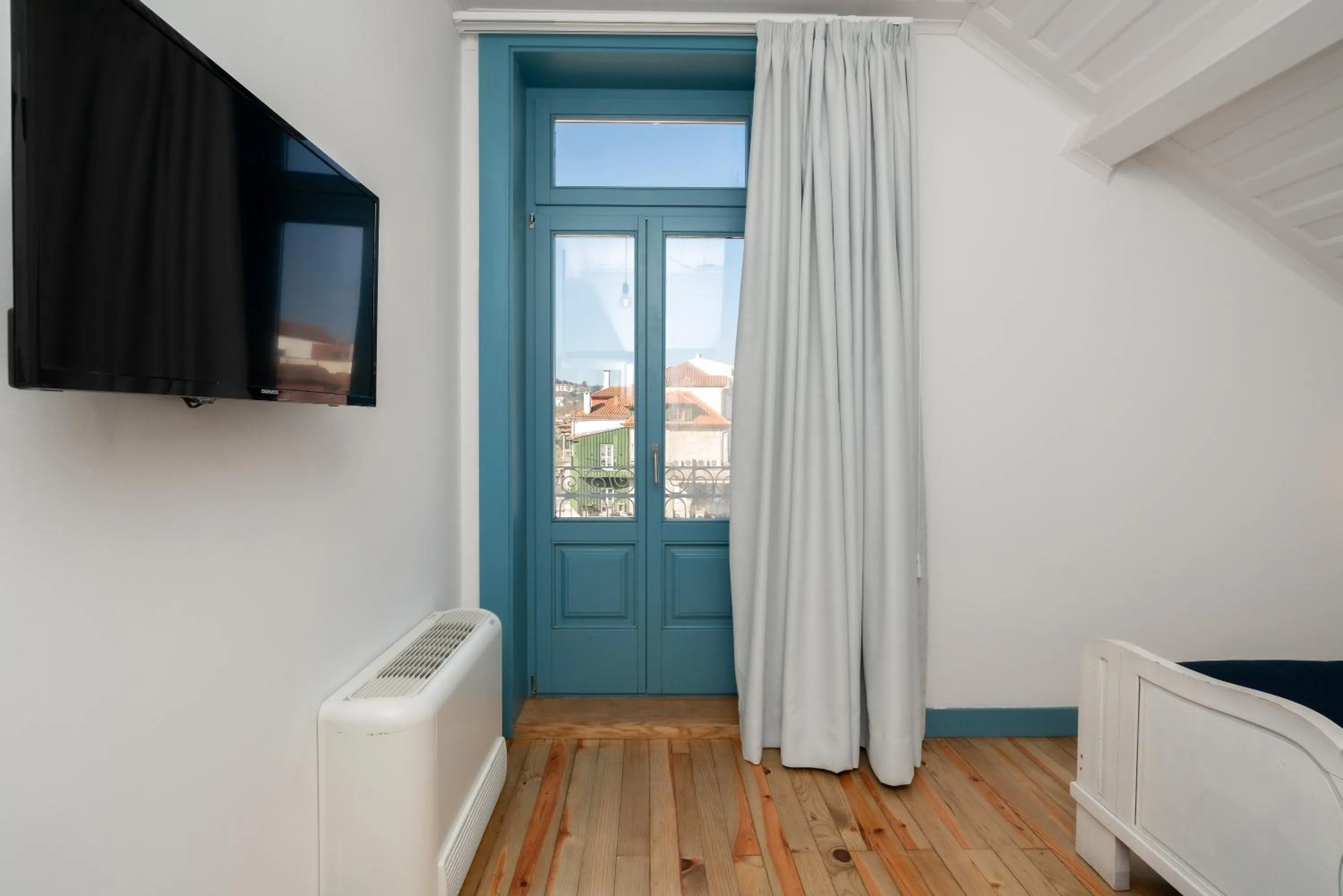 TV and multimedia in Des Arts