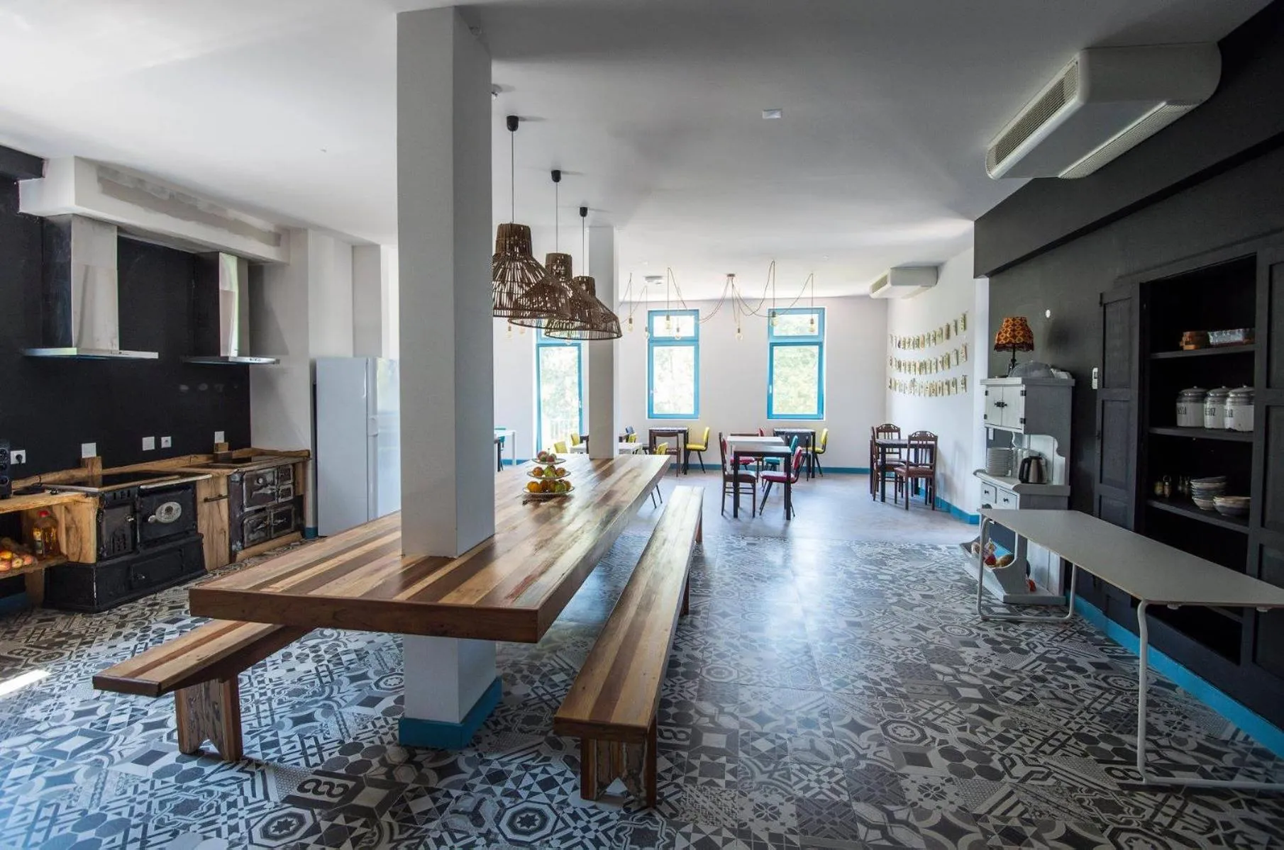 TV and multimedia in Des Arts