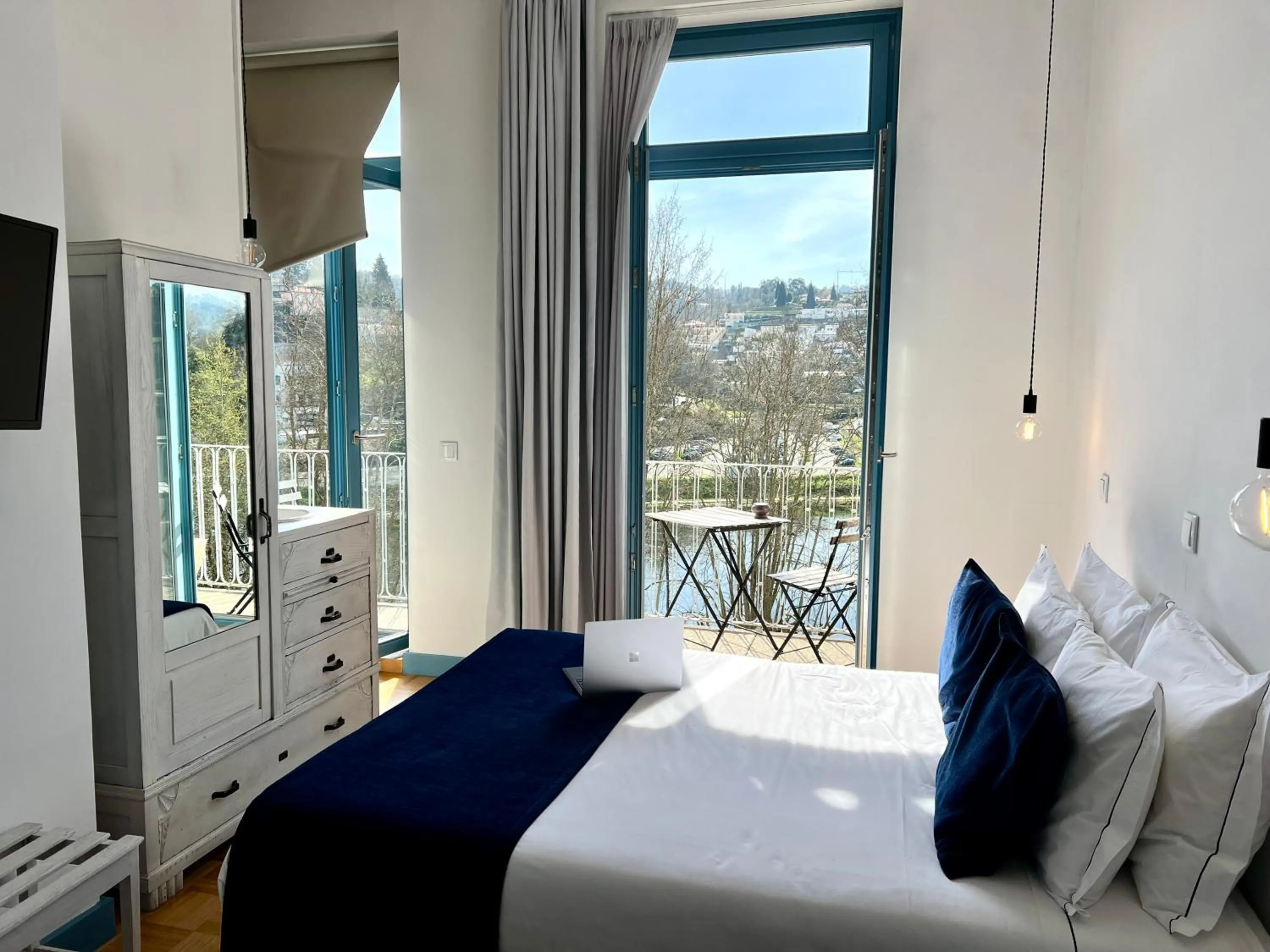 Balcony/Terrace, Bed in Des Arts