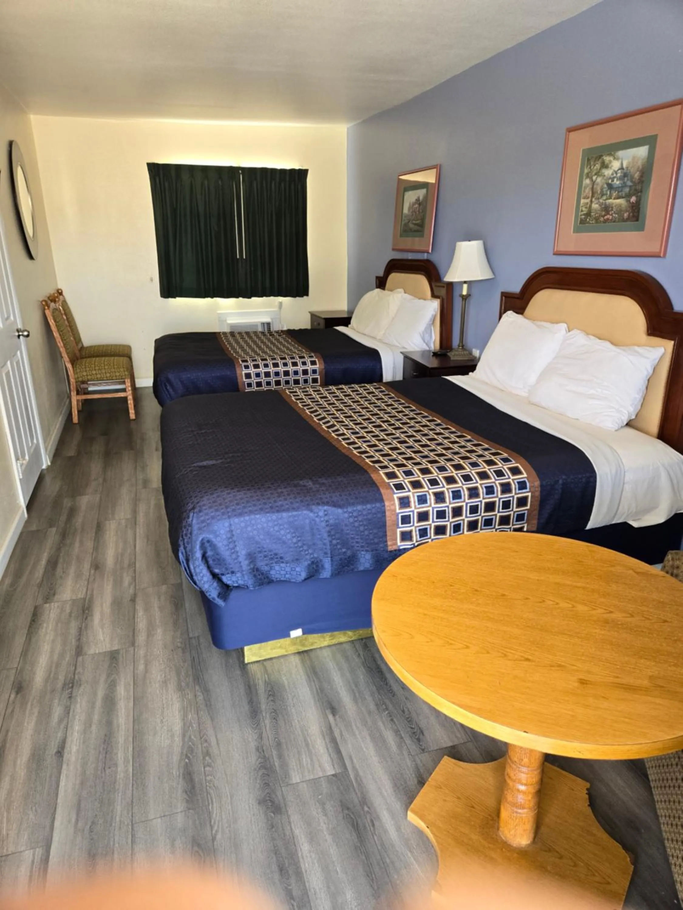 Property building, Bed in Rodeway Inn & Suites Blythe I-10